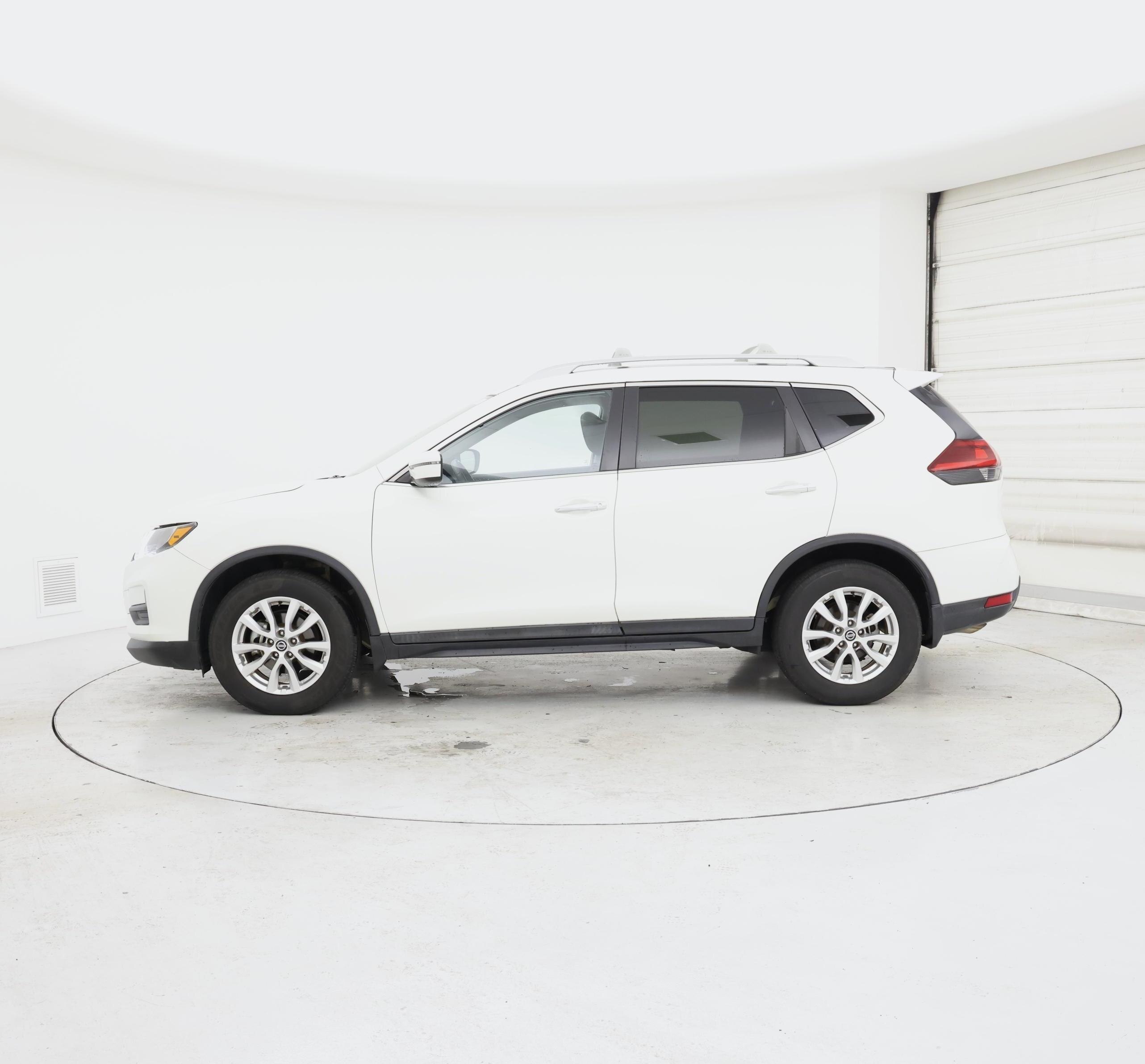 Thumbnail: 2019 Nissan Rogue - 3