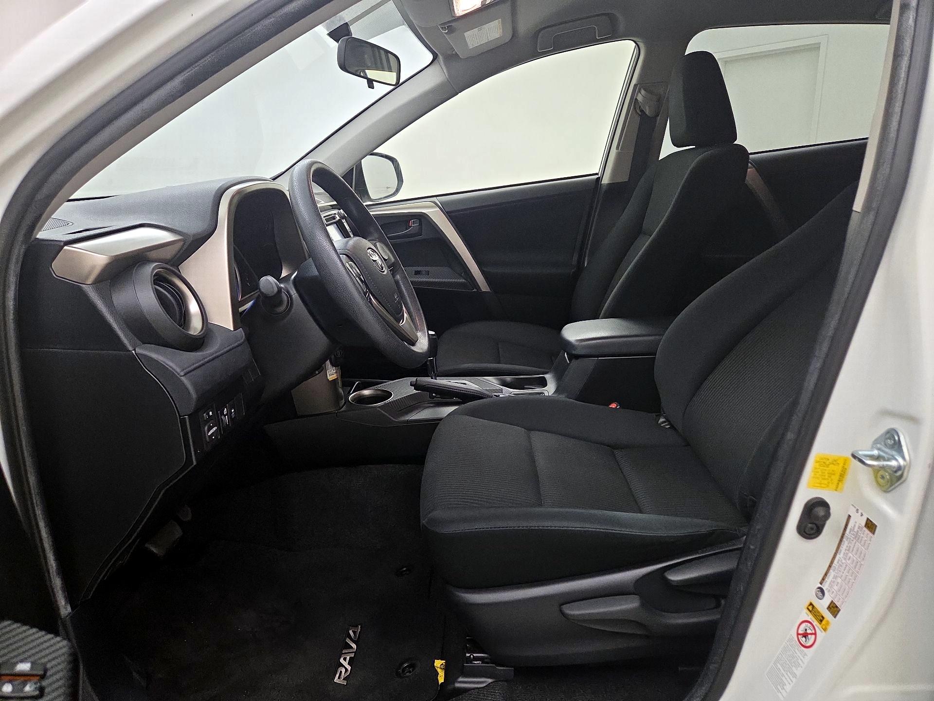 Thumbnail: 2014 Toyota RAV4 - 11