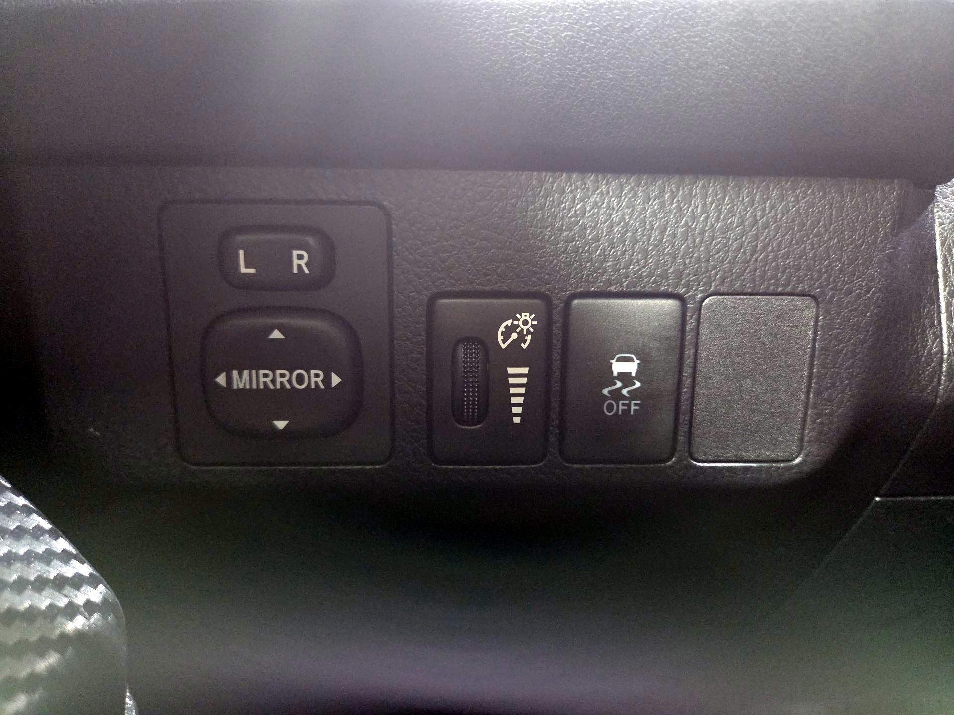 Thumbnail: 2014 Toyota RAV4 - 13