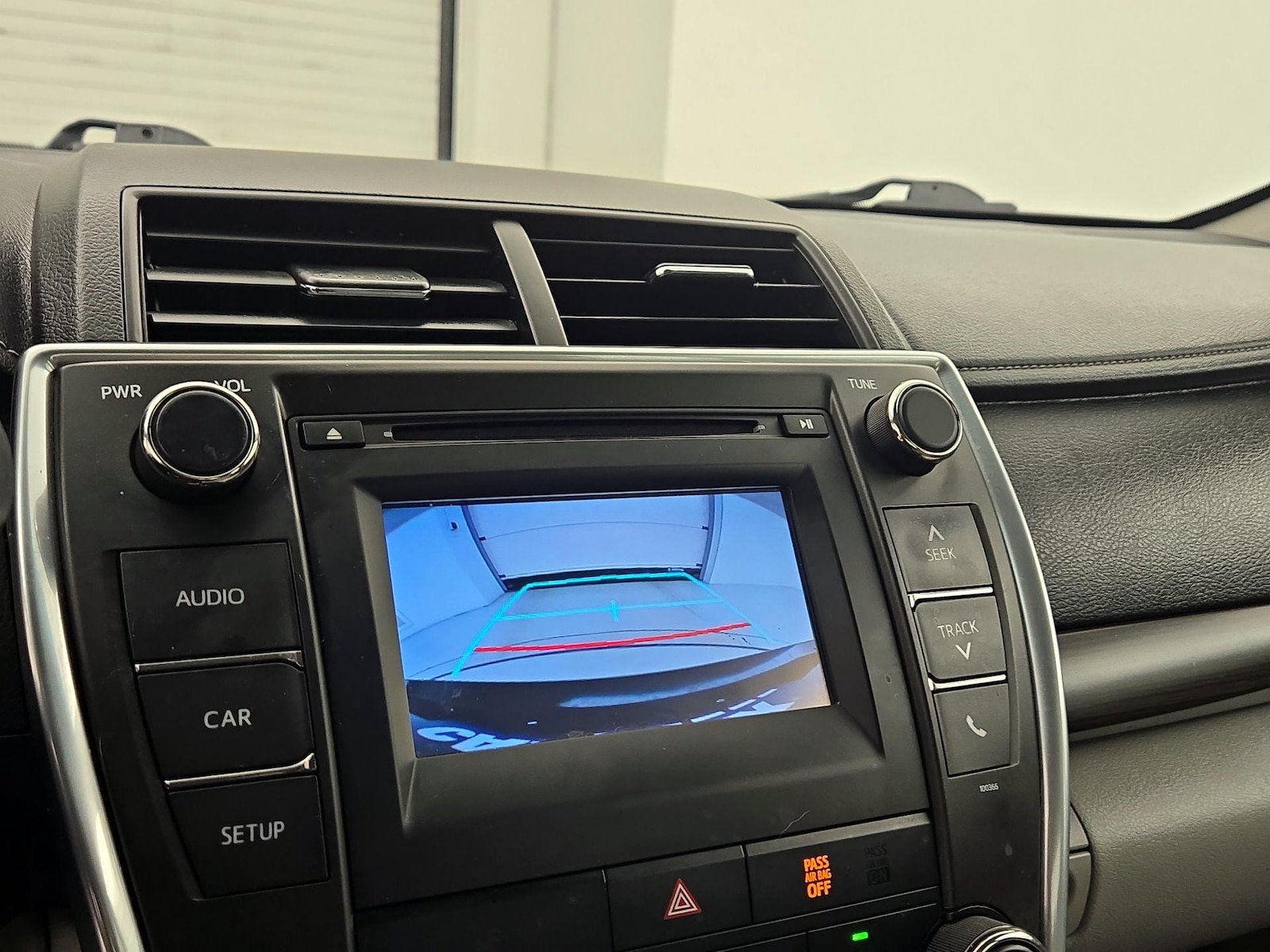 2015 Toyota Camry LE - Photo 15