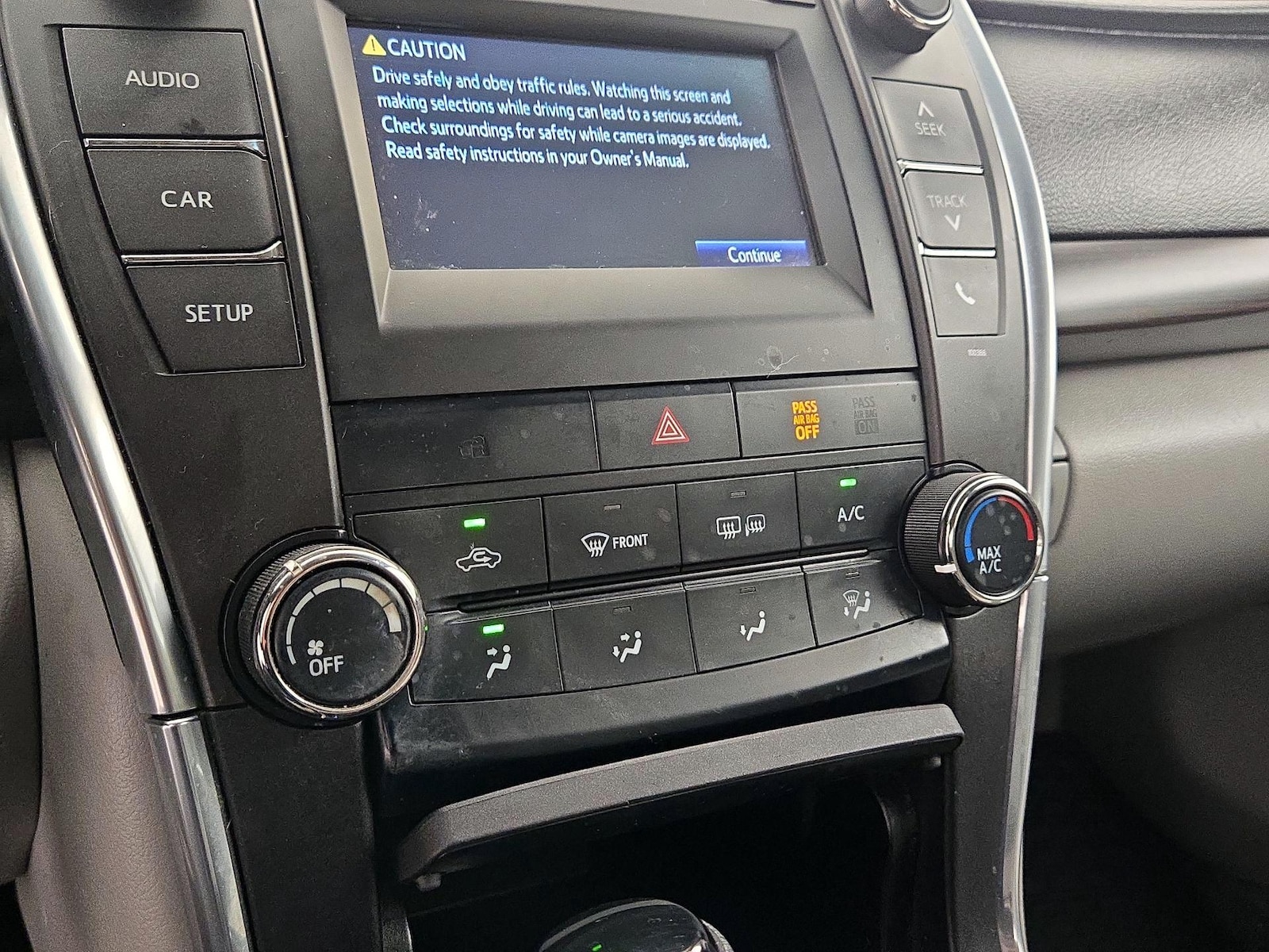 2015 Toyota Camry LE - Photo 17