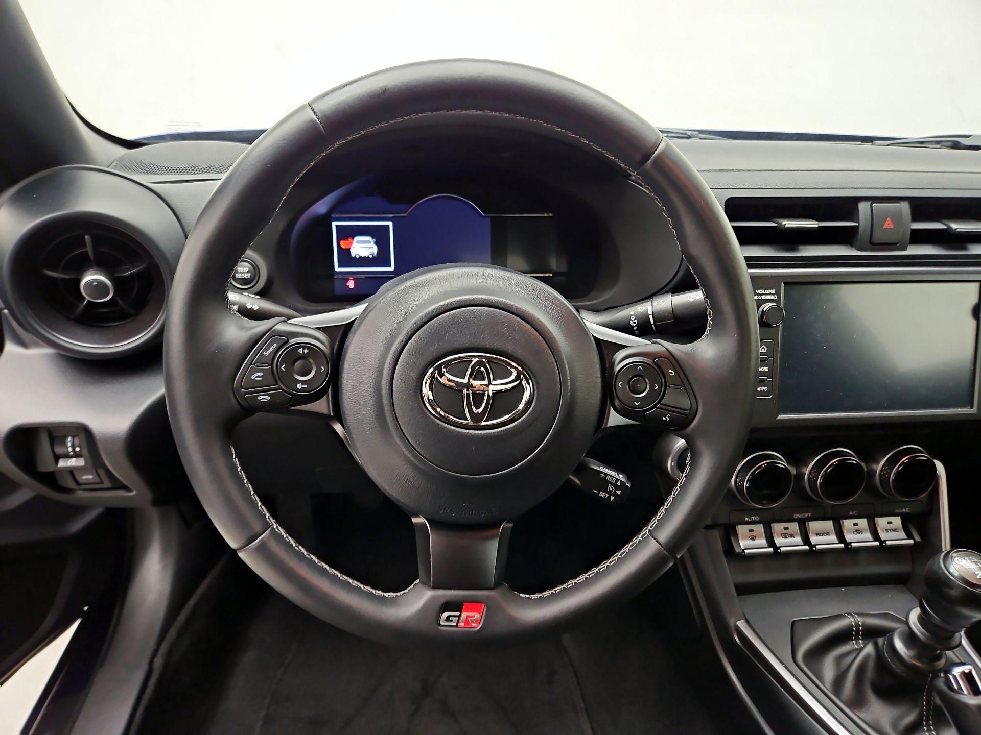 Thumbnail: 2023 Toyota GR86 - 10