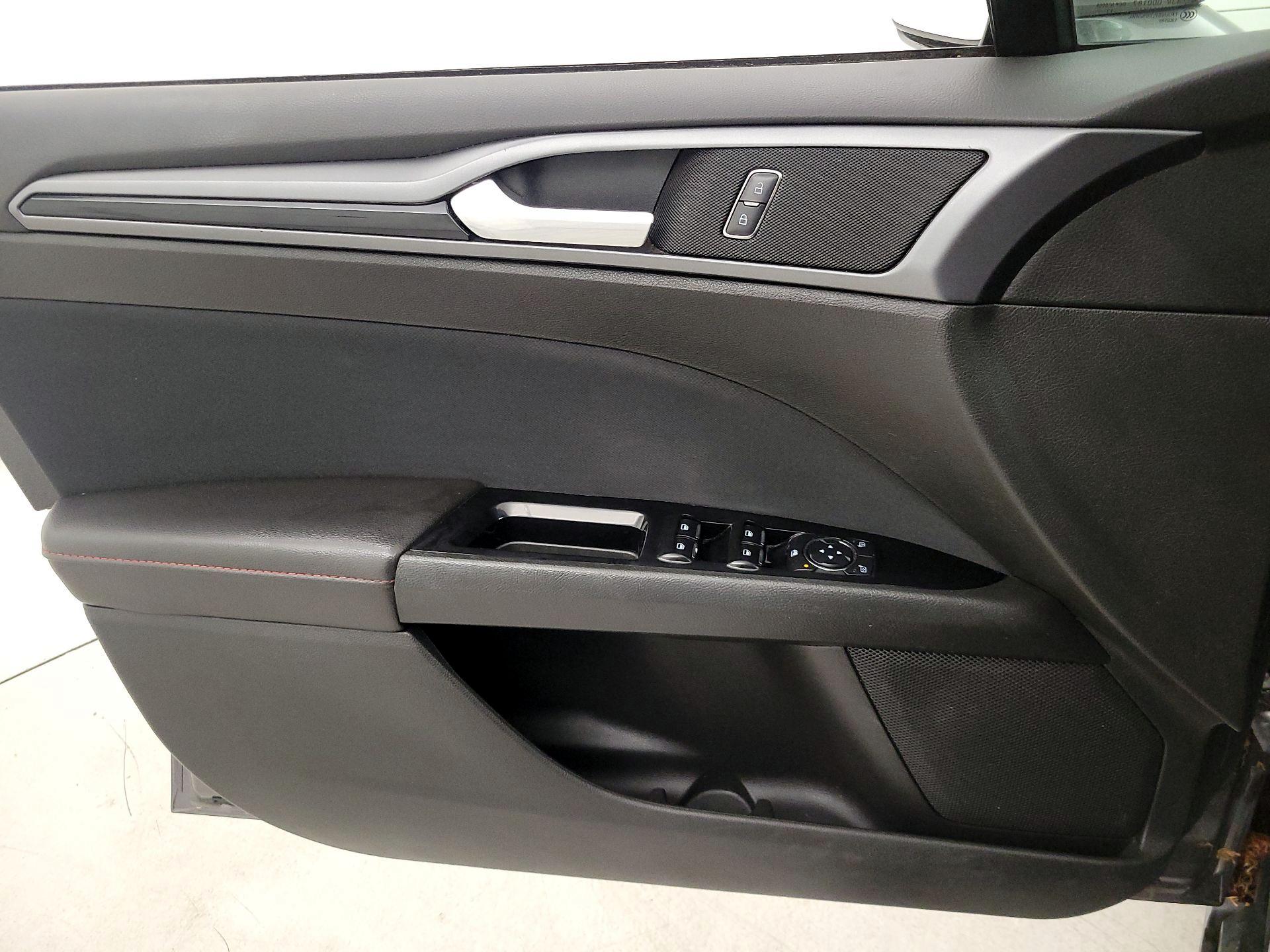 Thumbnail: 2014 Ford Fusion - 12