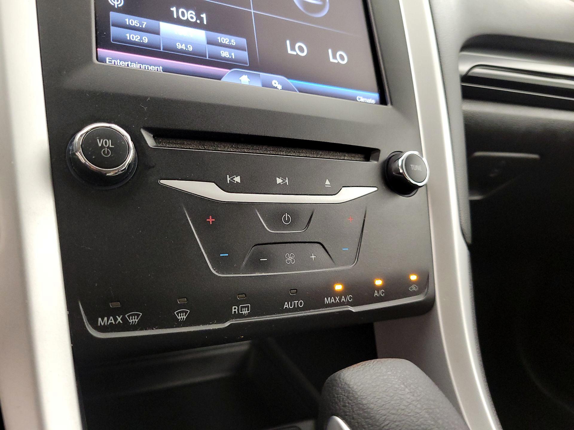 Thumbnail: 2014 Ford Fusion - 16