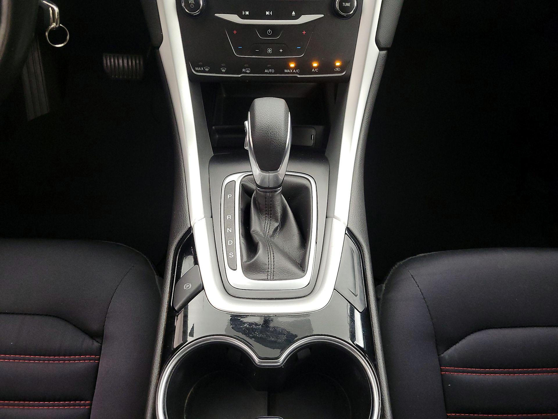 Thumbnail: 2014 Ford Fusion - 17
