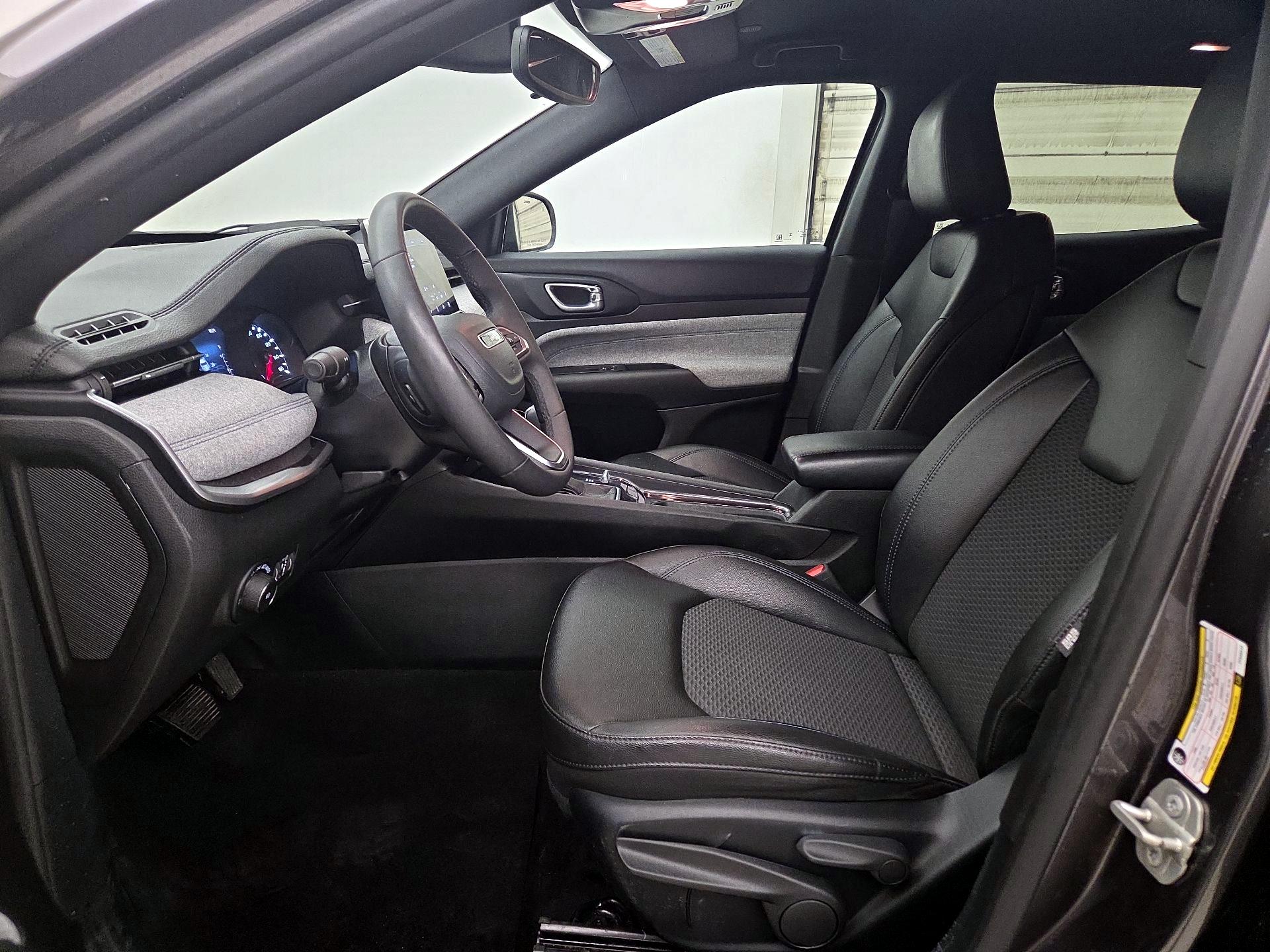 Thumbnail: 2023 Jeep Compass - 11