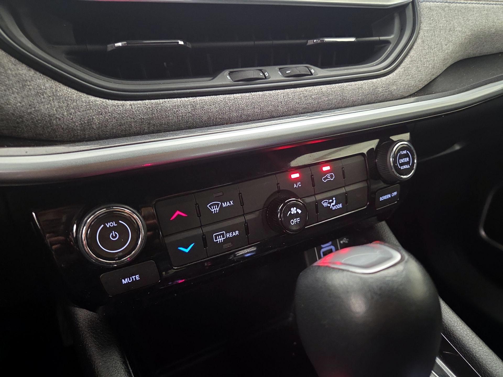 Thumbnail: 2023 Jeep Compass - 16