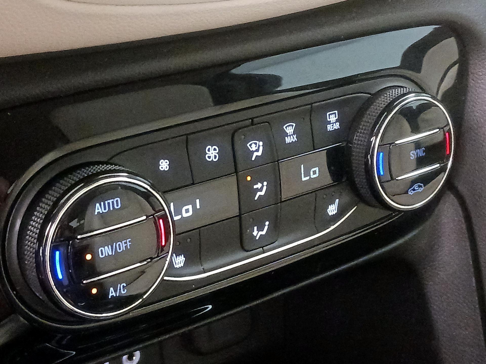 Thumbnail: 2021 Buick Encore GX - 17