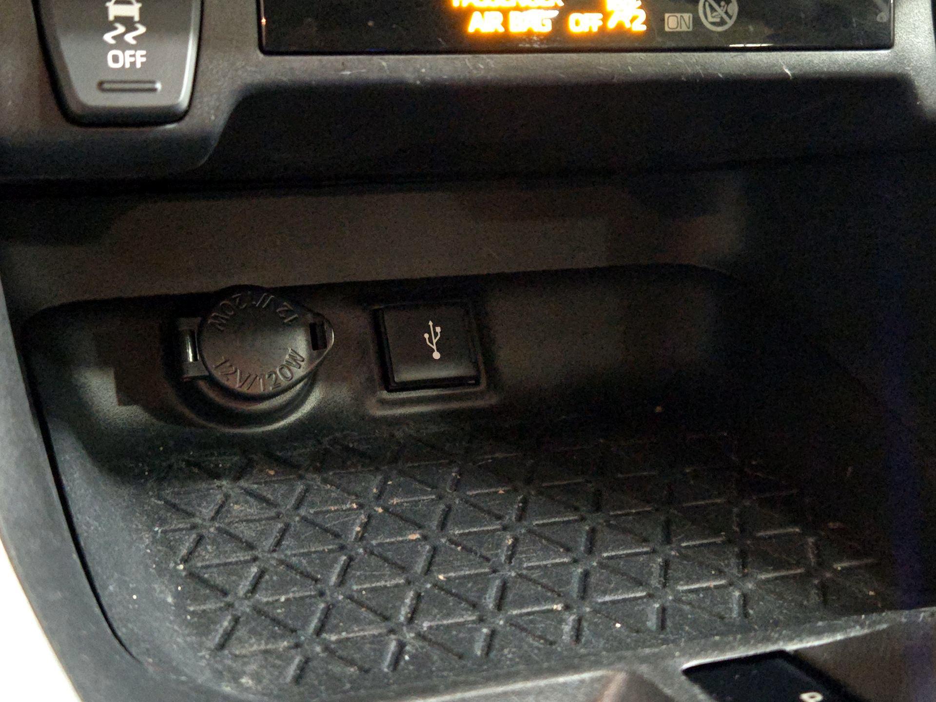 Thumbnail: 2020 Toyota RAV4 - 18