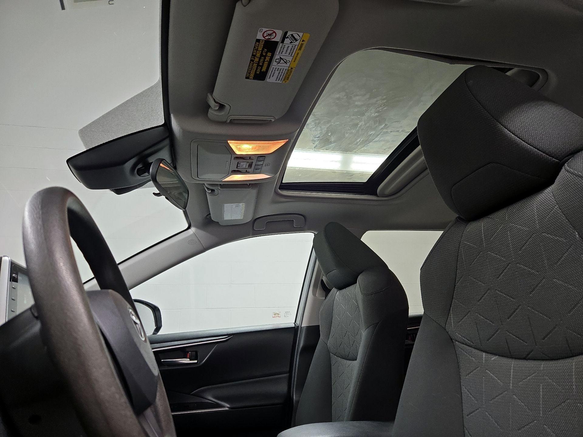 Thumbnail: 2020 Toyota RAV4 - 19