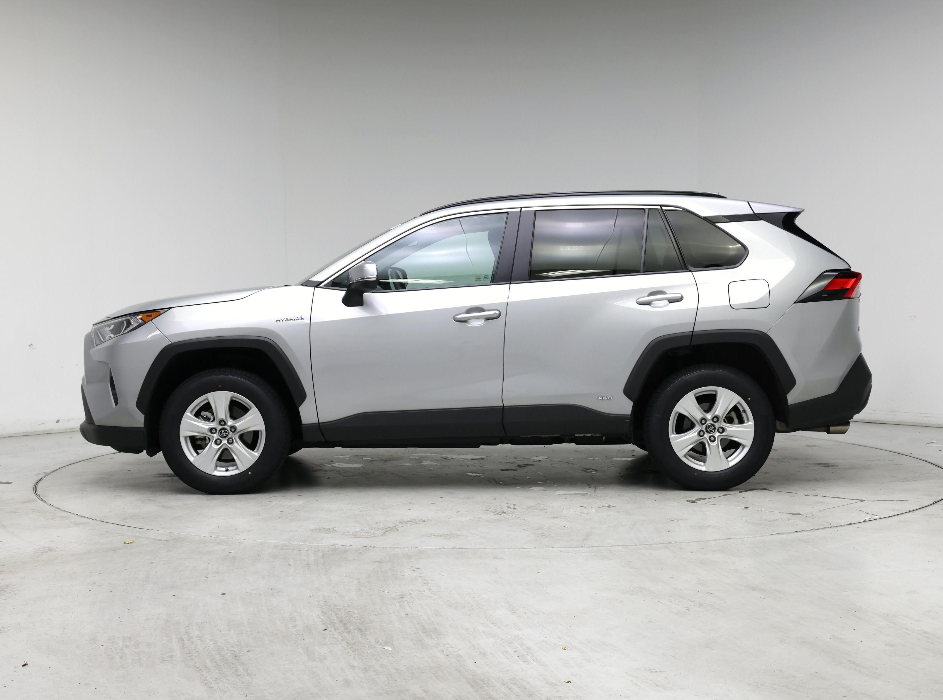 Thumbnail: 2020 Toyota RAV4 - 3