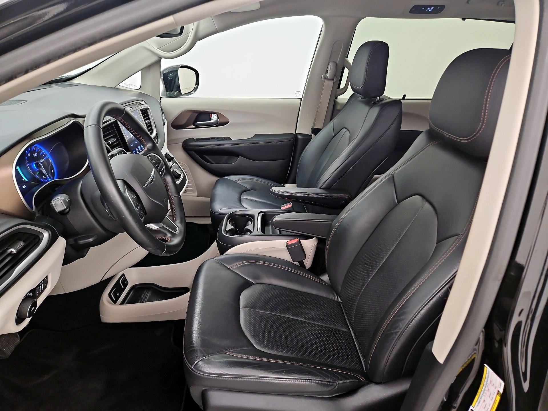 Thumbnail: 2018 Chrysler Pacifica - 11