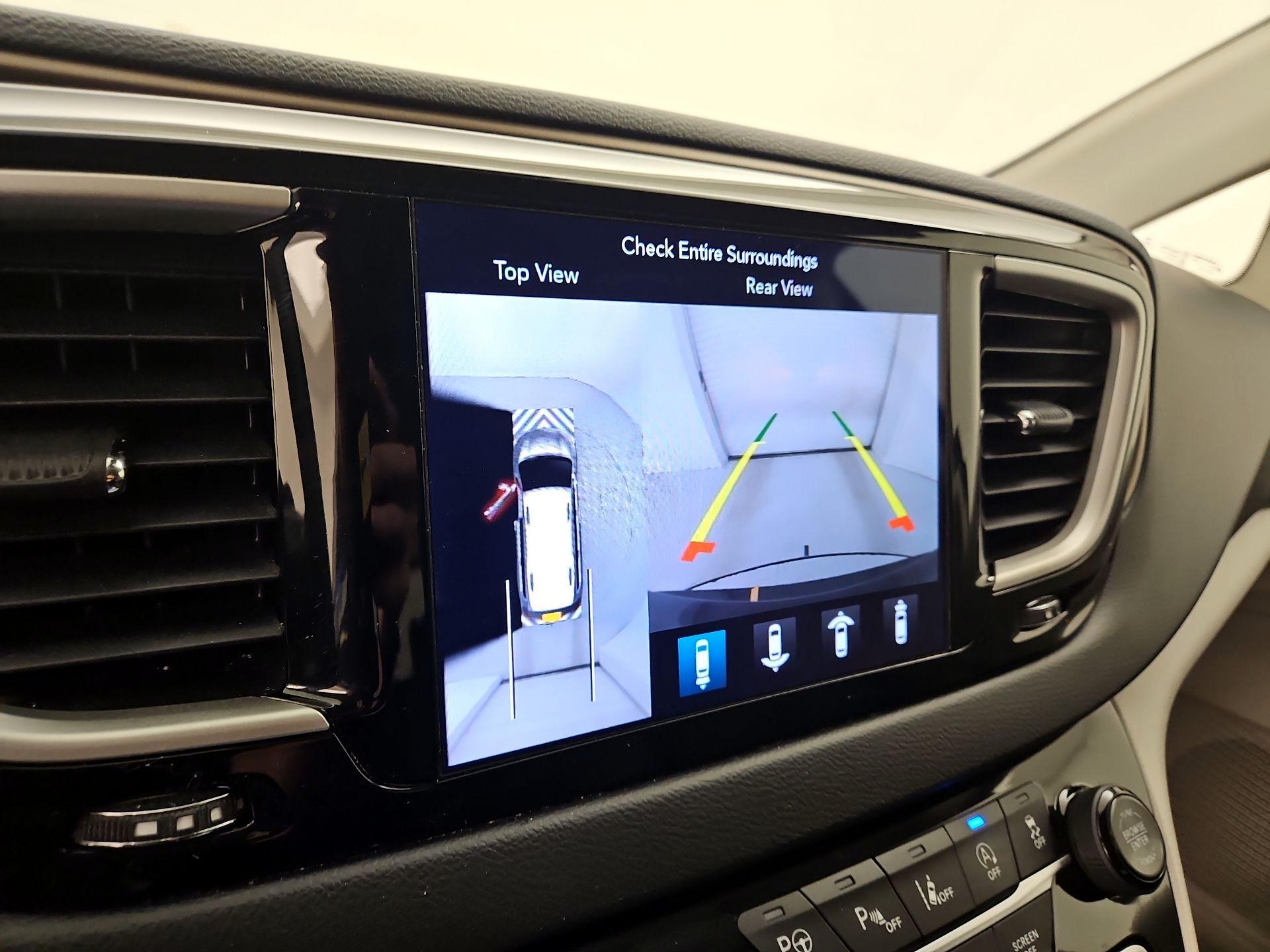 Thumbnail: 2018 Chrysler Pacifica - 14