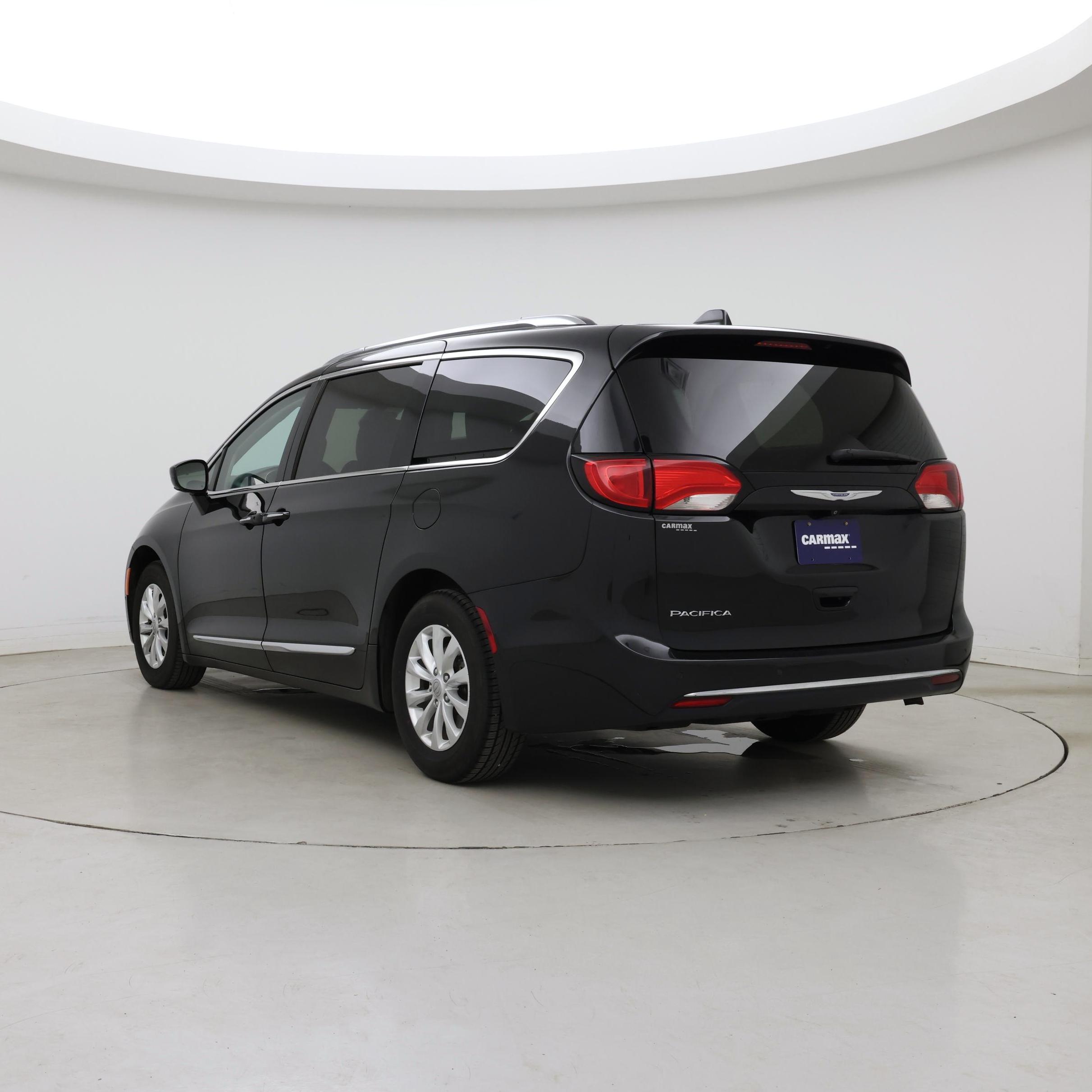 Thumbnail: 2018 Chrysler Pacifica - 2