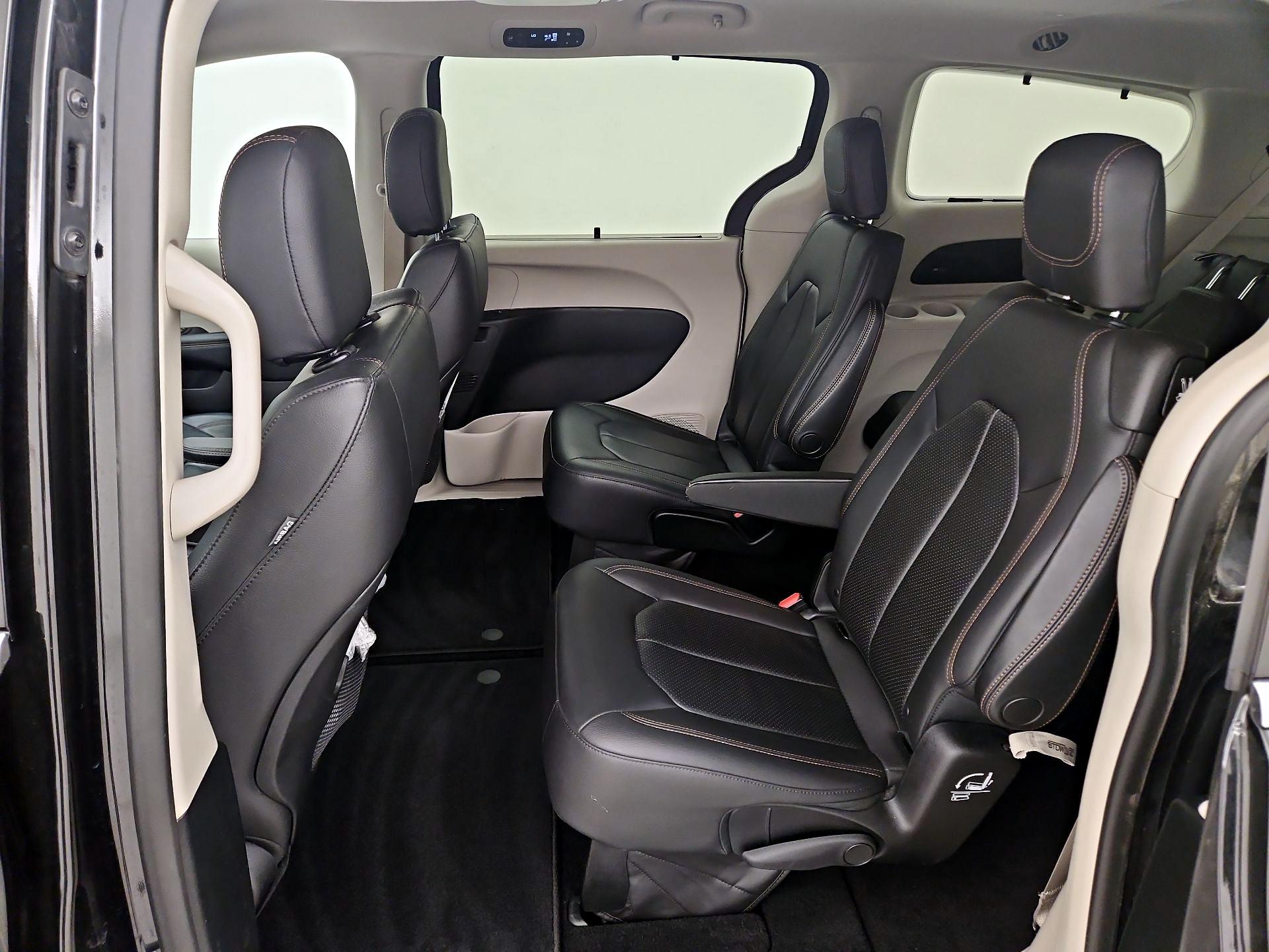 Thumbnail: 2018 Chrysler Pacifica - 19