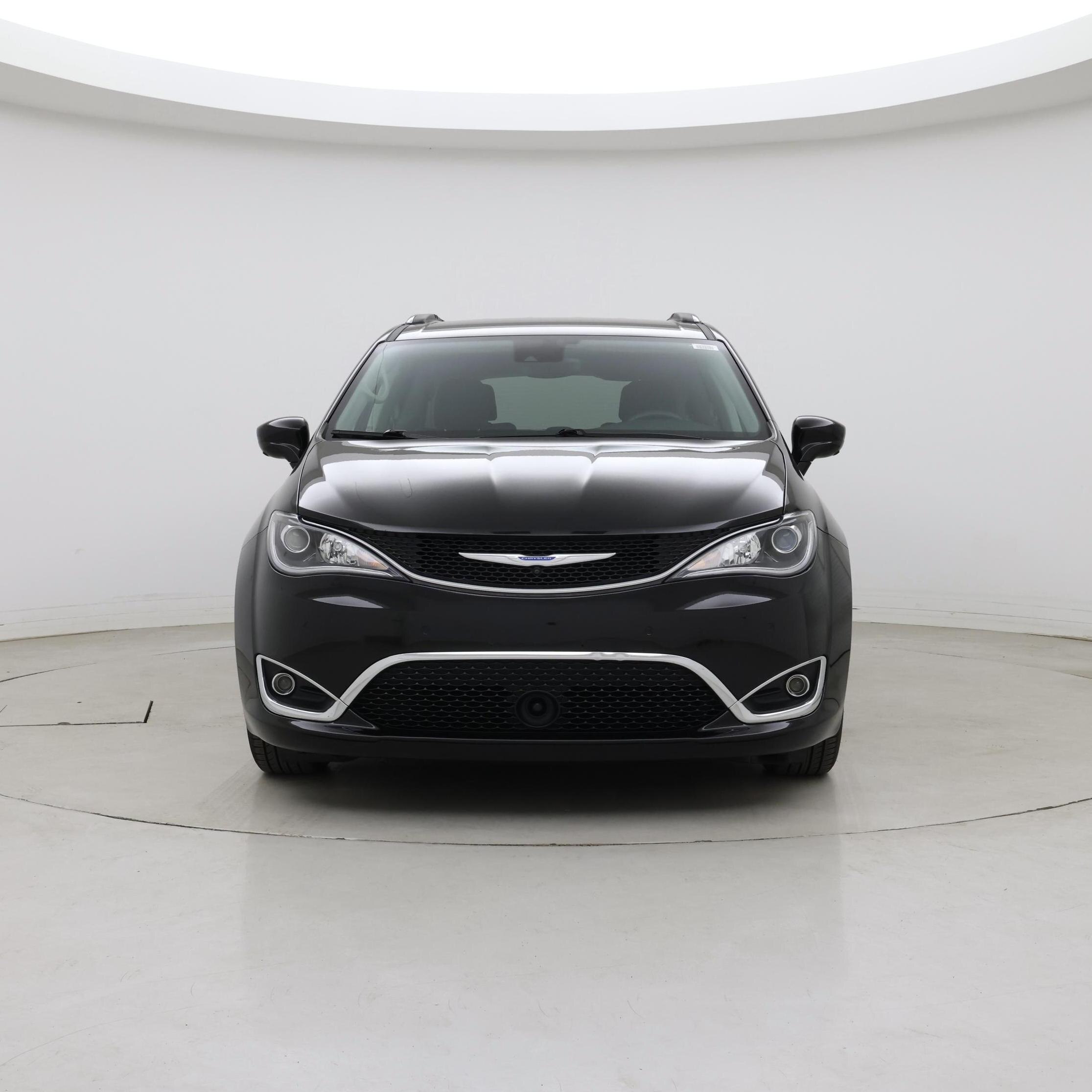Thumbnail: 2018 Chrysler Pacifica - 5