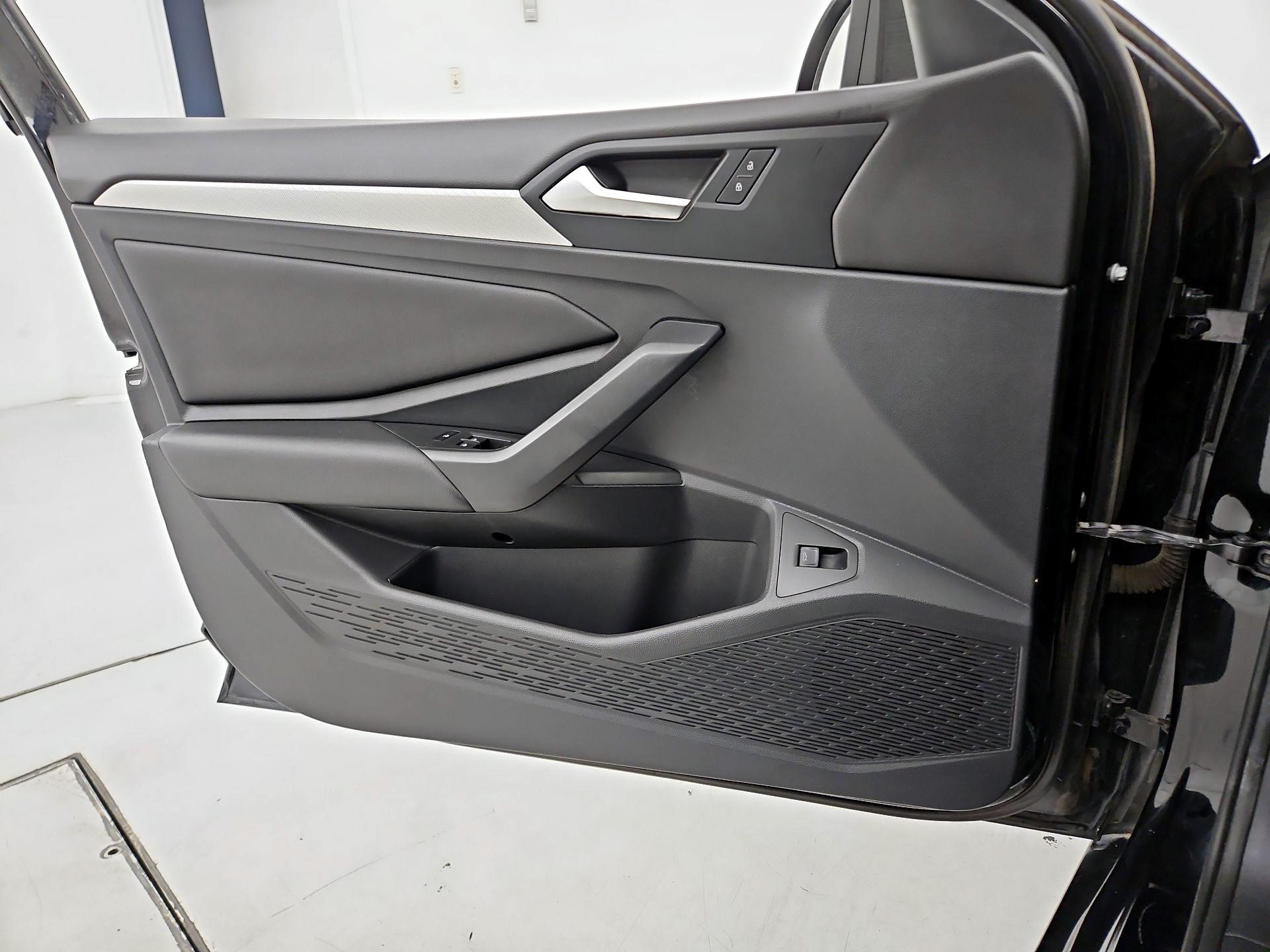 Thumbnail: 2019 Volkswagen Jetta - 12