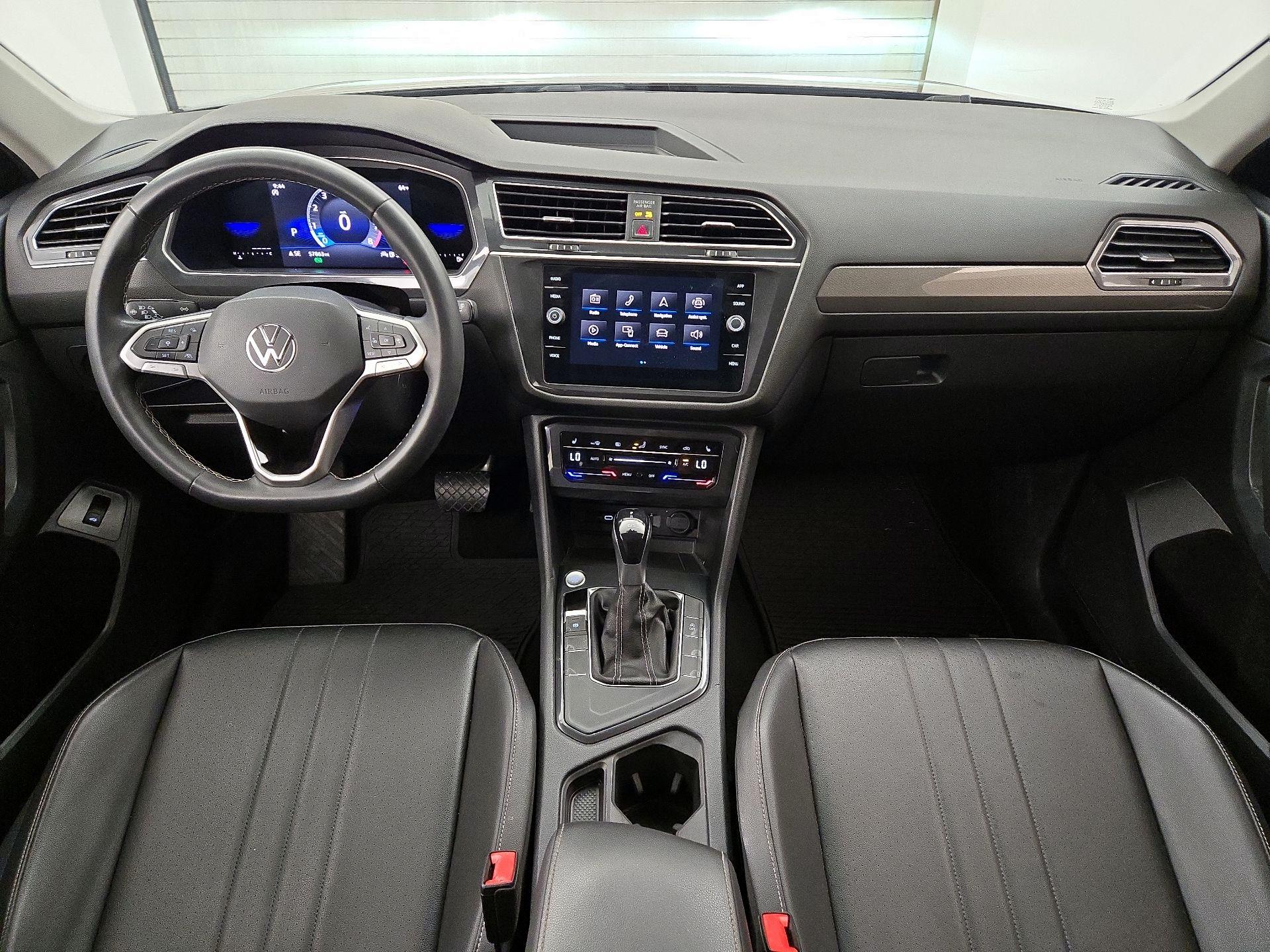 Thumbnail: 2022 Volkswagen Tiguan - 9