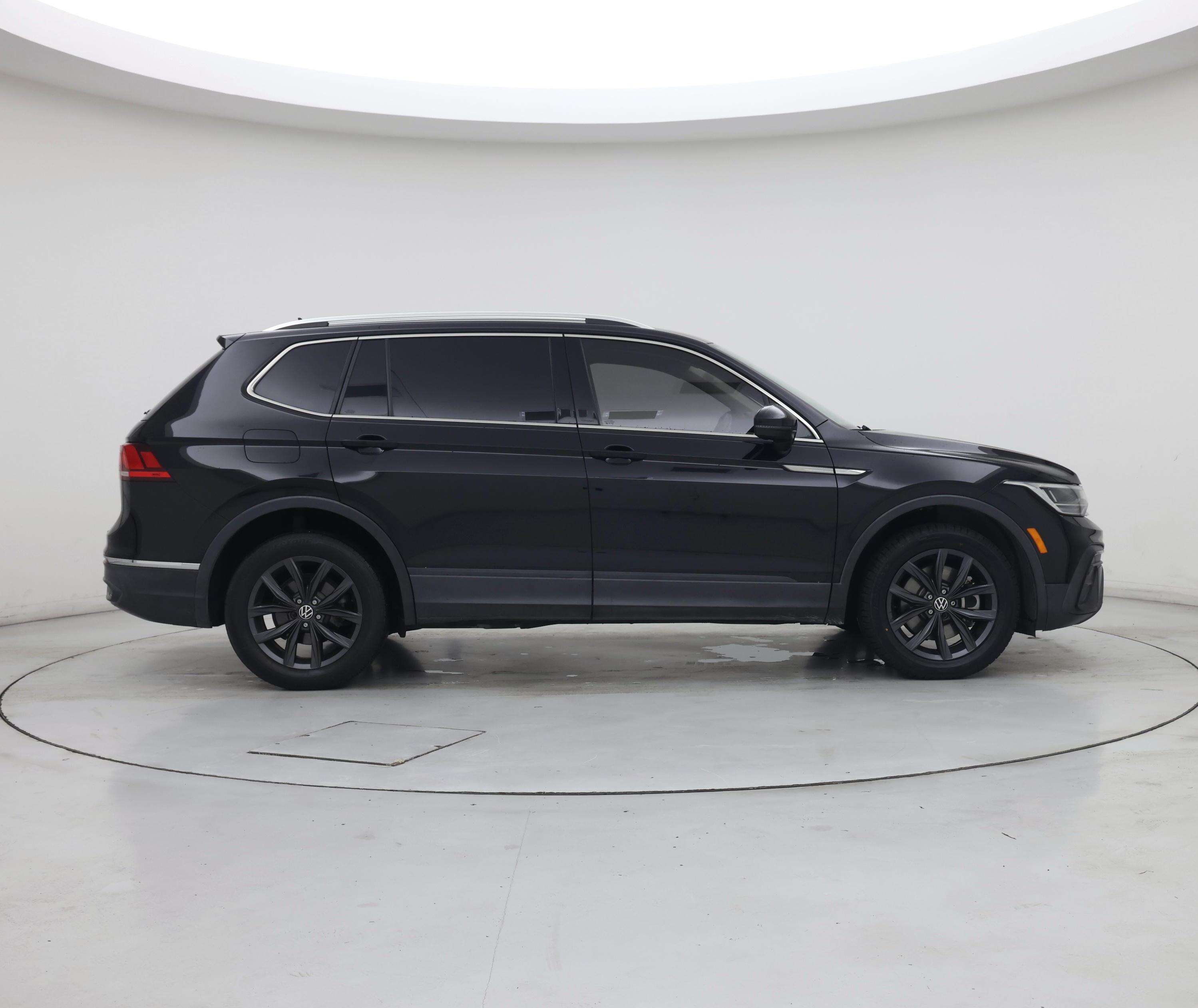 Thumbnail: 2022 Volkswagen Tiguan - 7