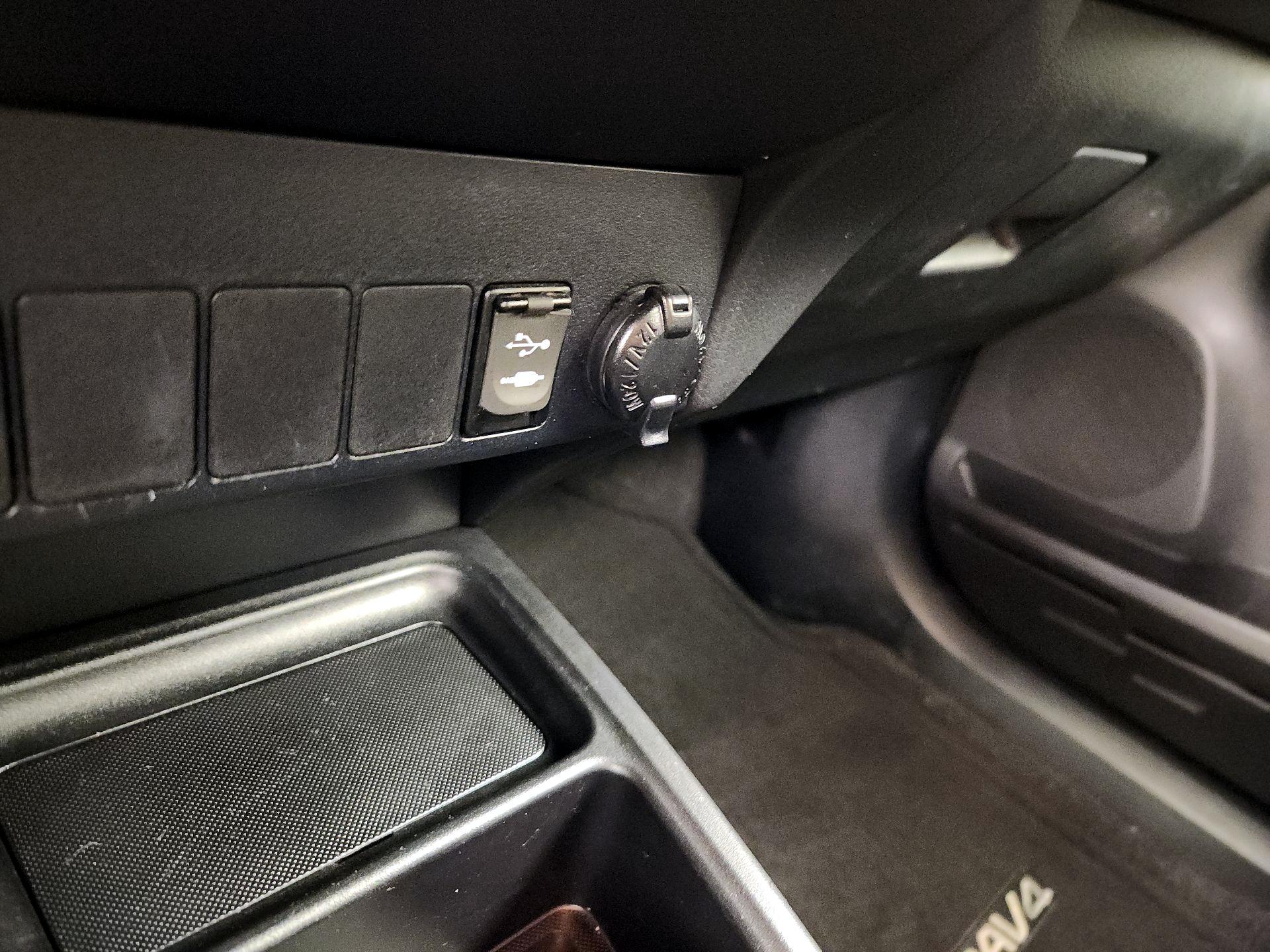 Thumbnail: 2014 Toyota RAV4 - 18