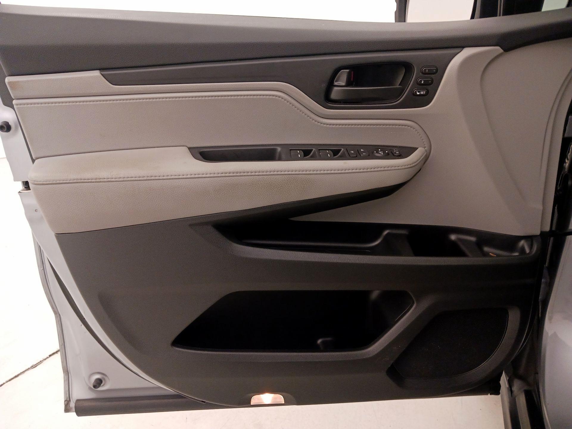Thumbnail: 2023 Honda Odyssey - 12