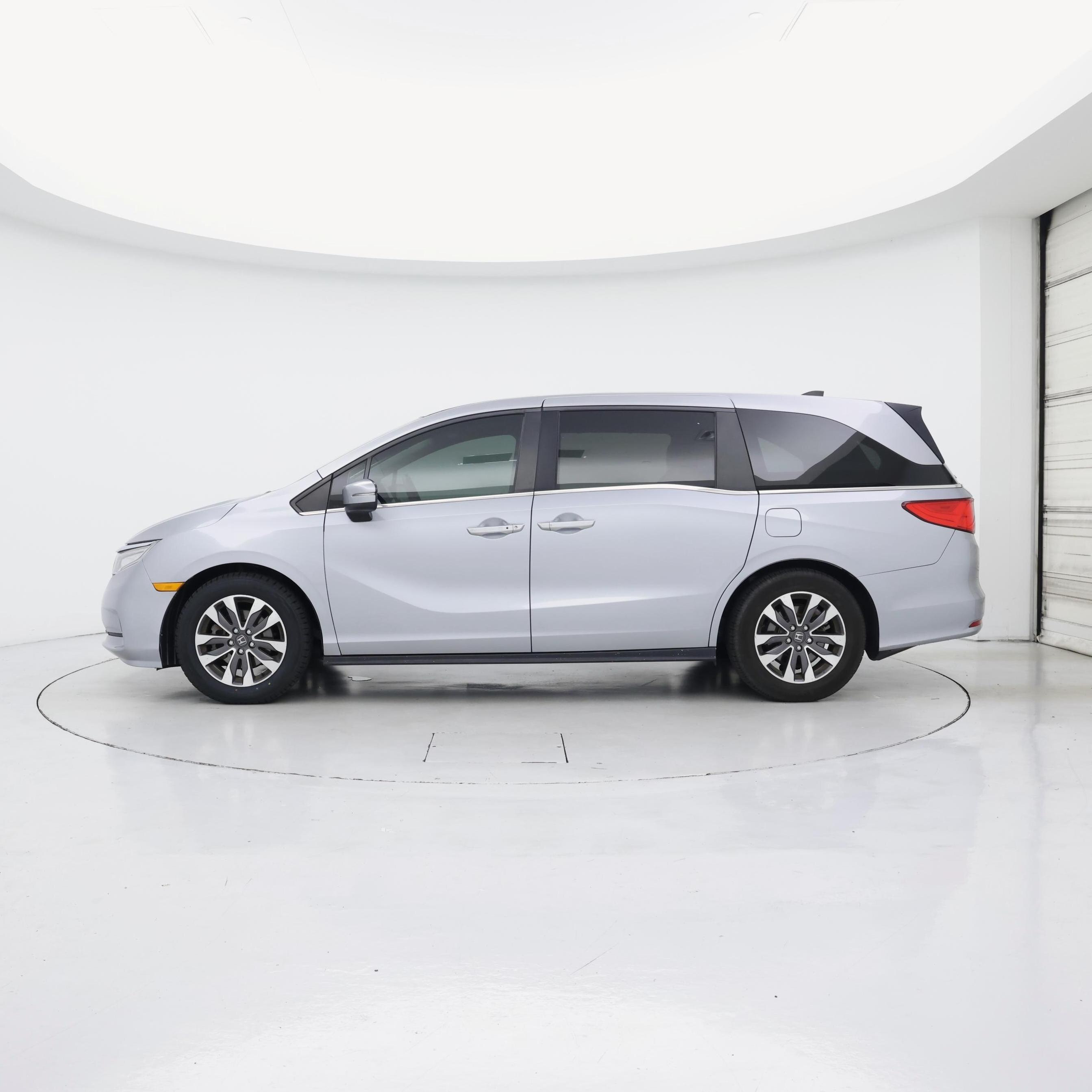 Thumbnail: 2023 Honda Odyssey - 3