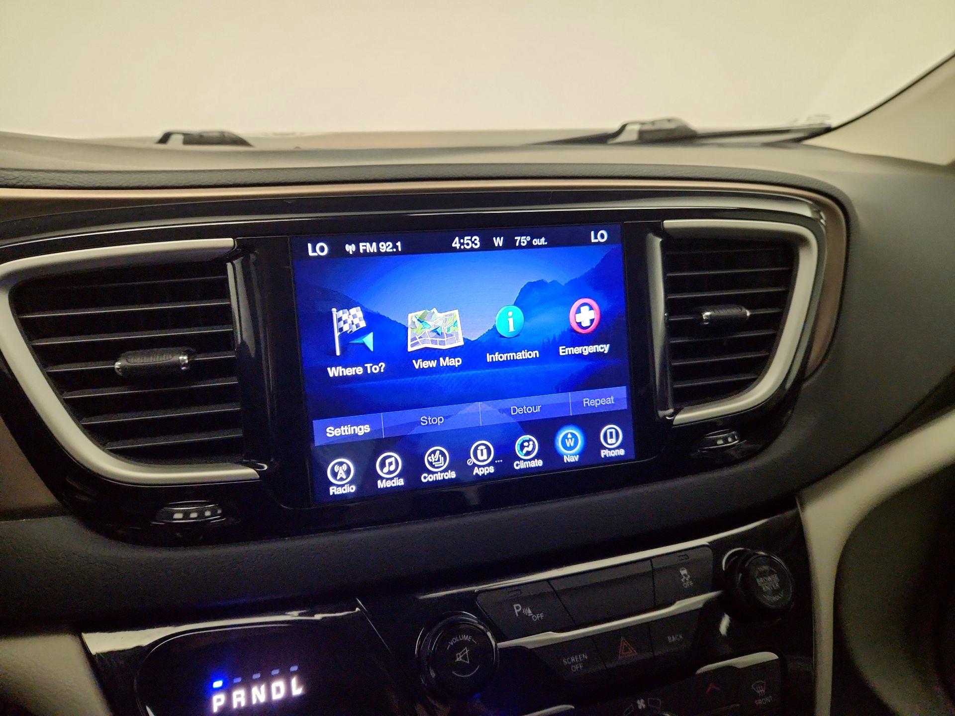 Thumbnail: 2017 Chrysler Pacifica - 14