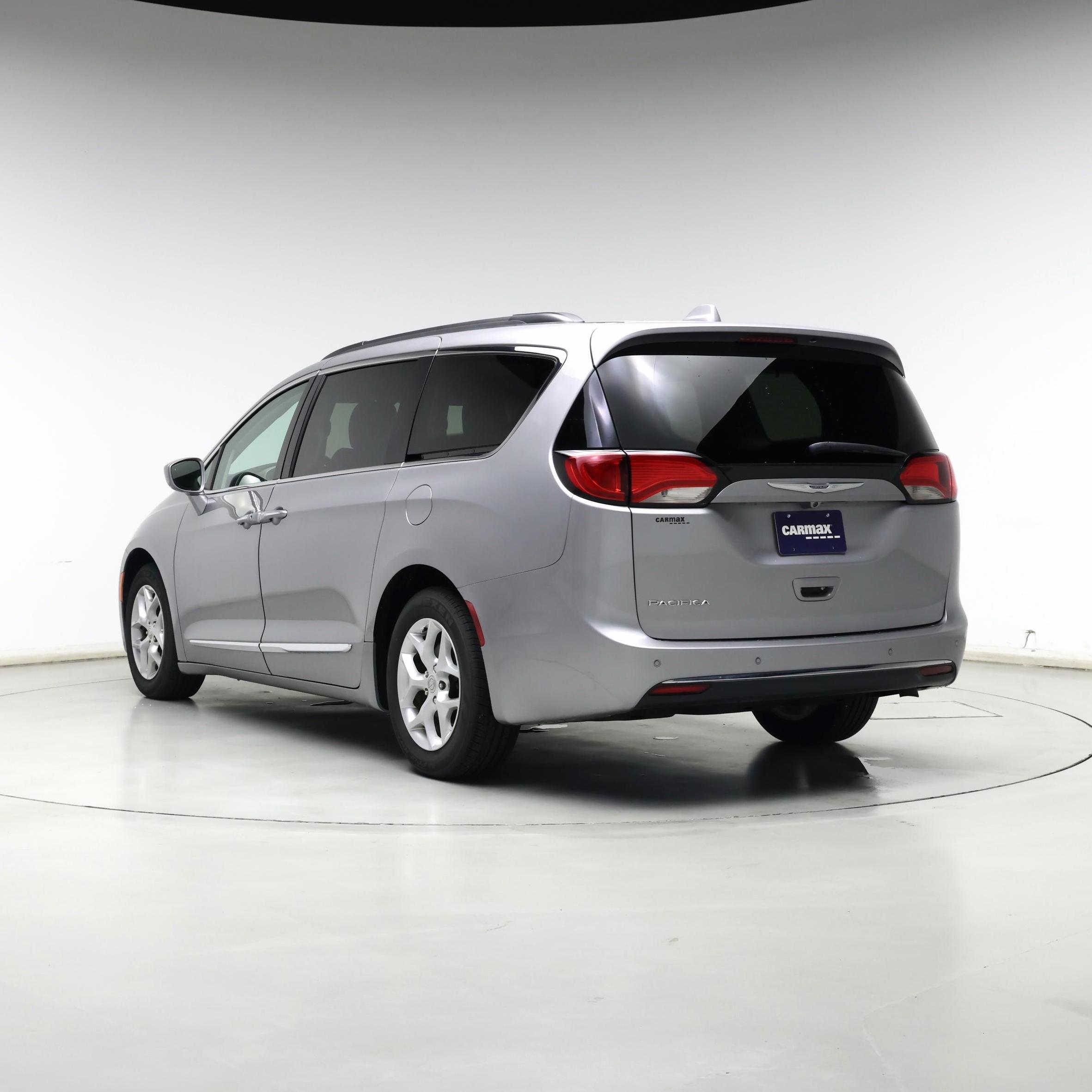Thumbnail: 2017 Chrysler Pacifica - 2