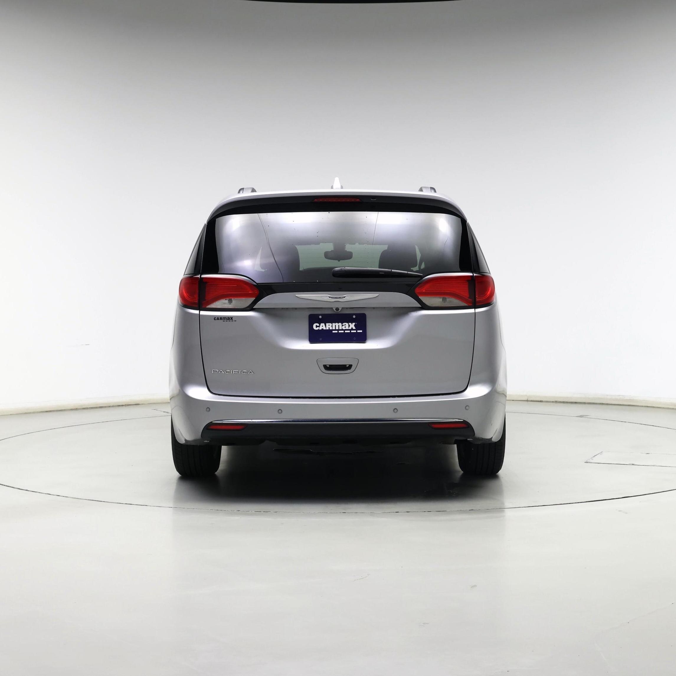 Thumbnail: 2017 Chrysler Pacifica - 6