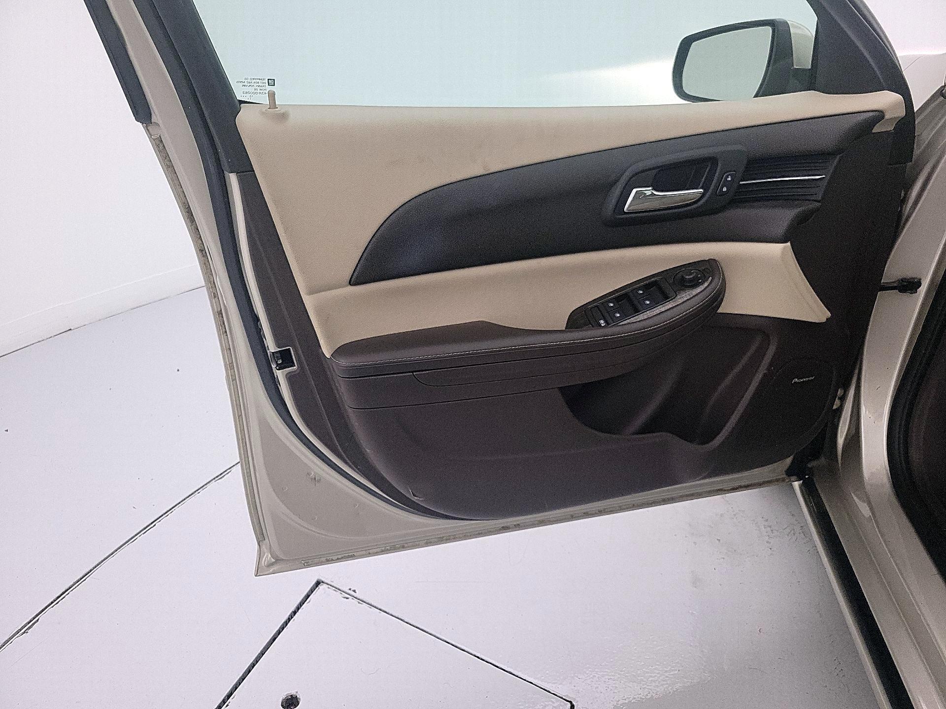 Thumbnail: 2014 Chevrolet Malibu - 12