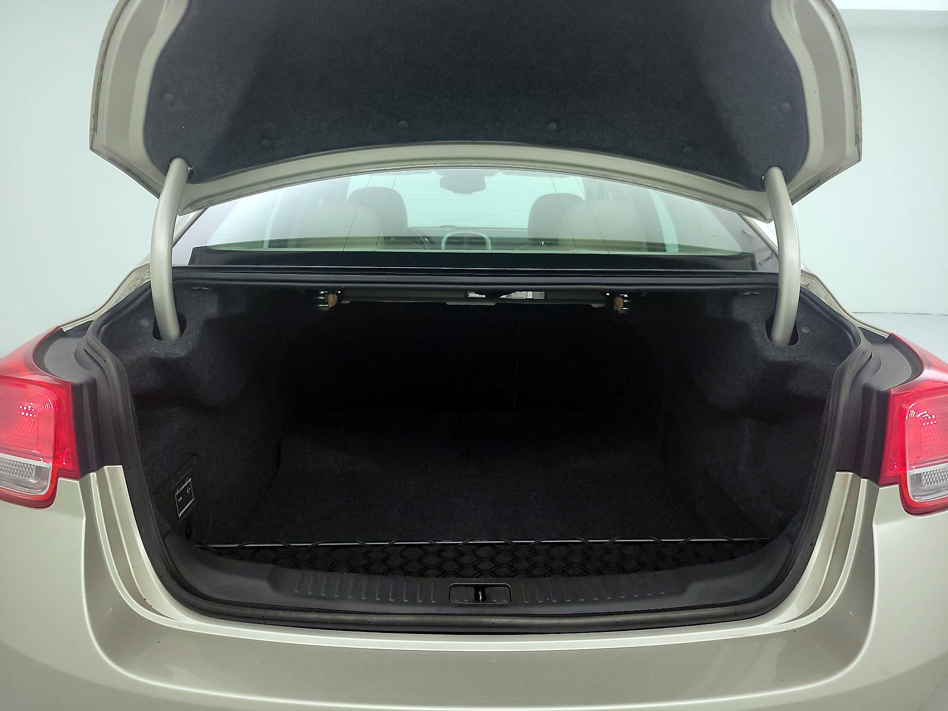 Thumbnail: 2014 Chevrolet Malibu - 20