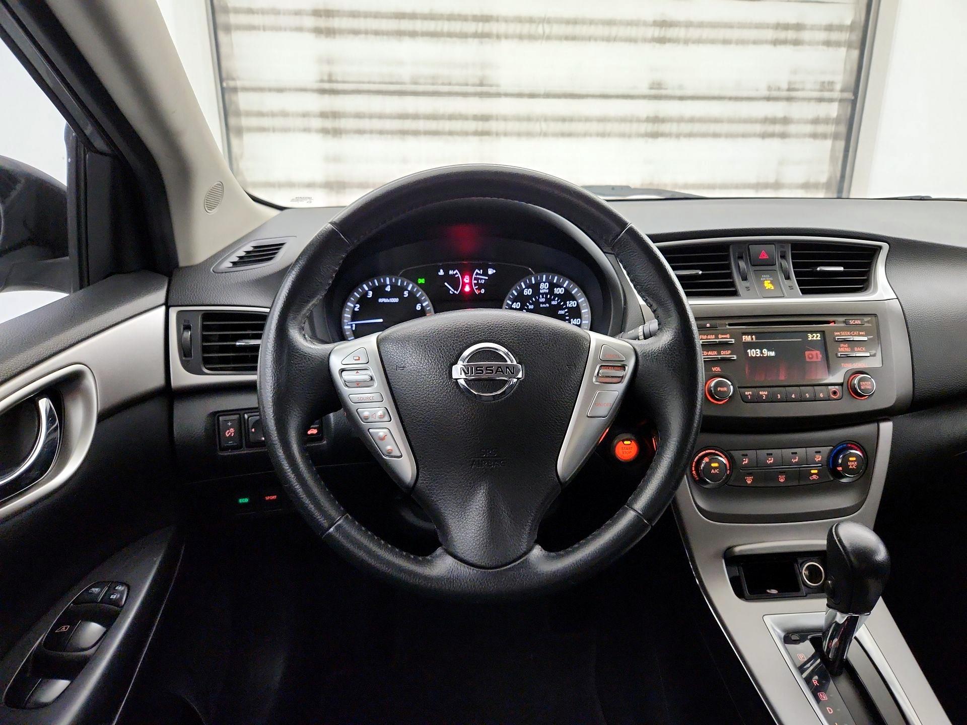 Thumbnail: 2014 Nissan Sentra - 10