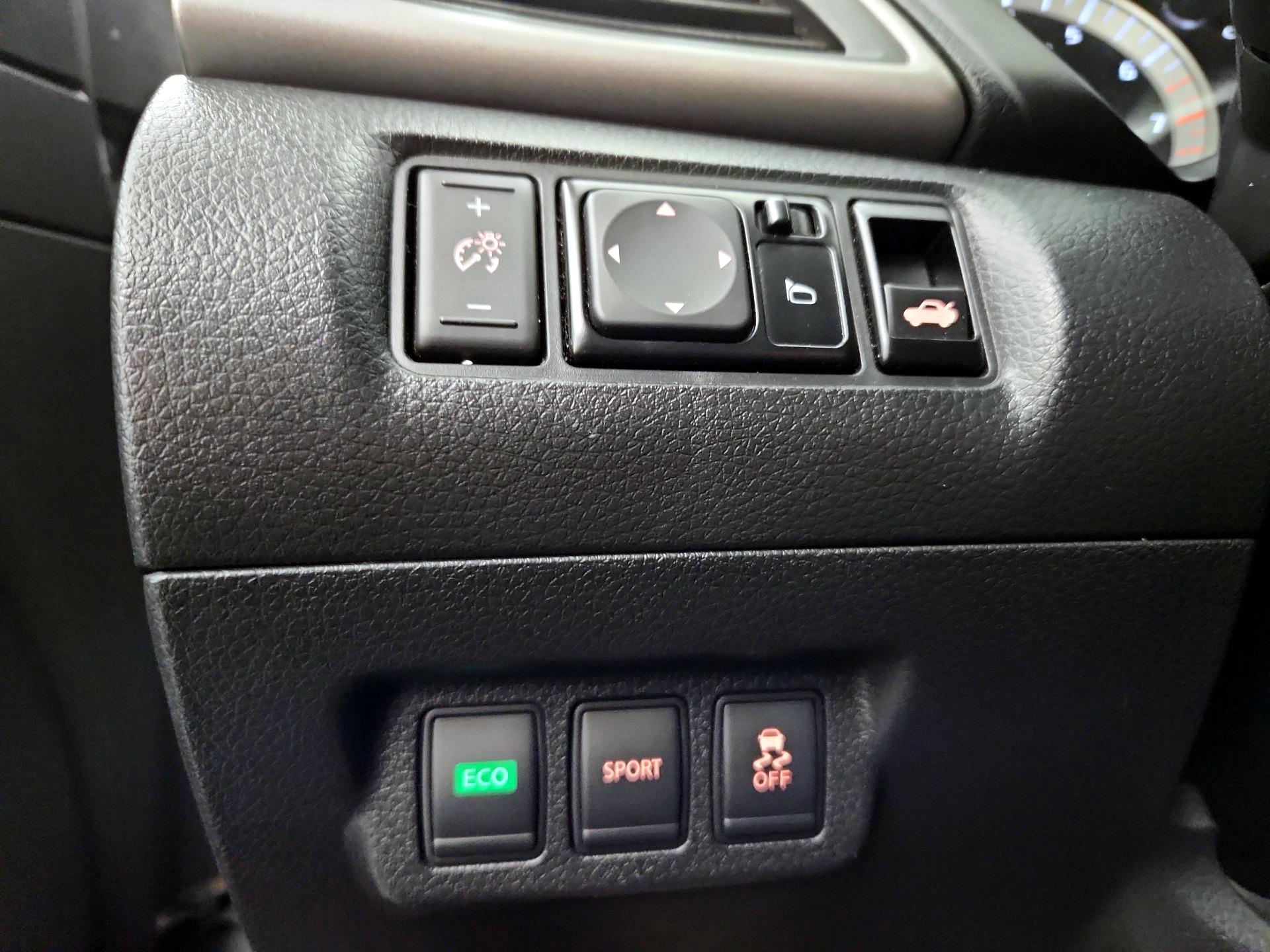 Thumbnail: 2014 Nissan Sentra - 13