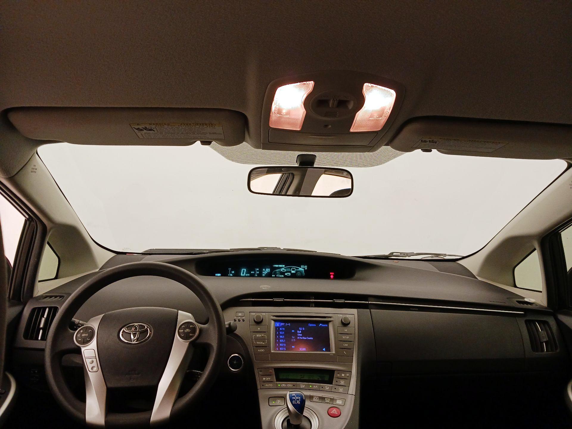 Thumbnail: 2015 Toyota Prius - 9