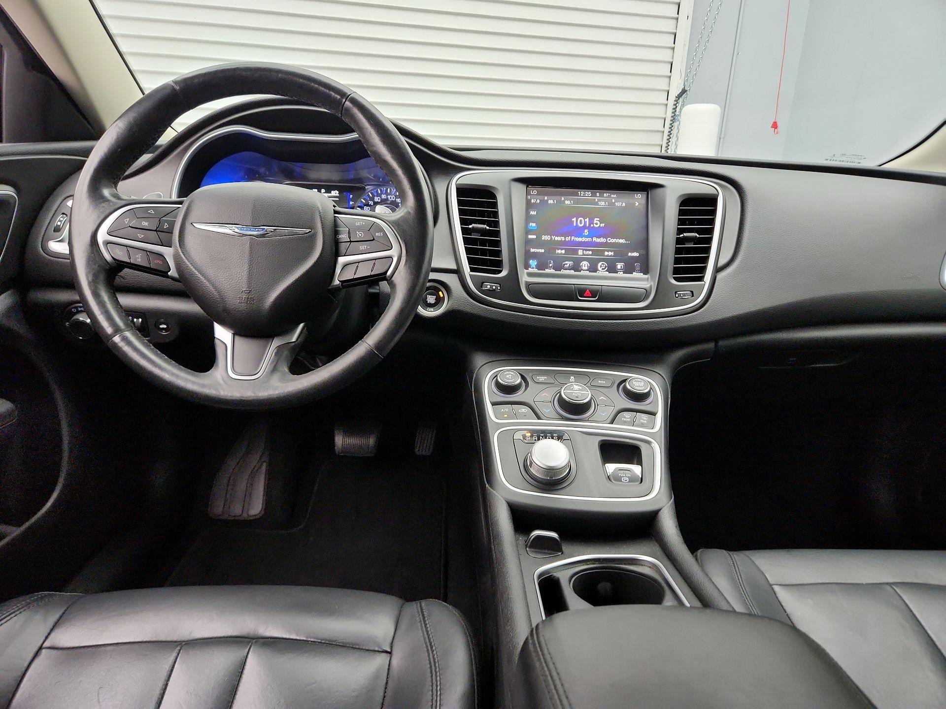 Thumbnail: 2017 Chrysler 200 - 9