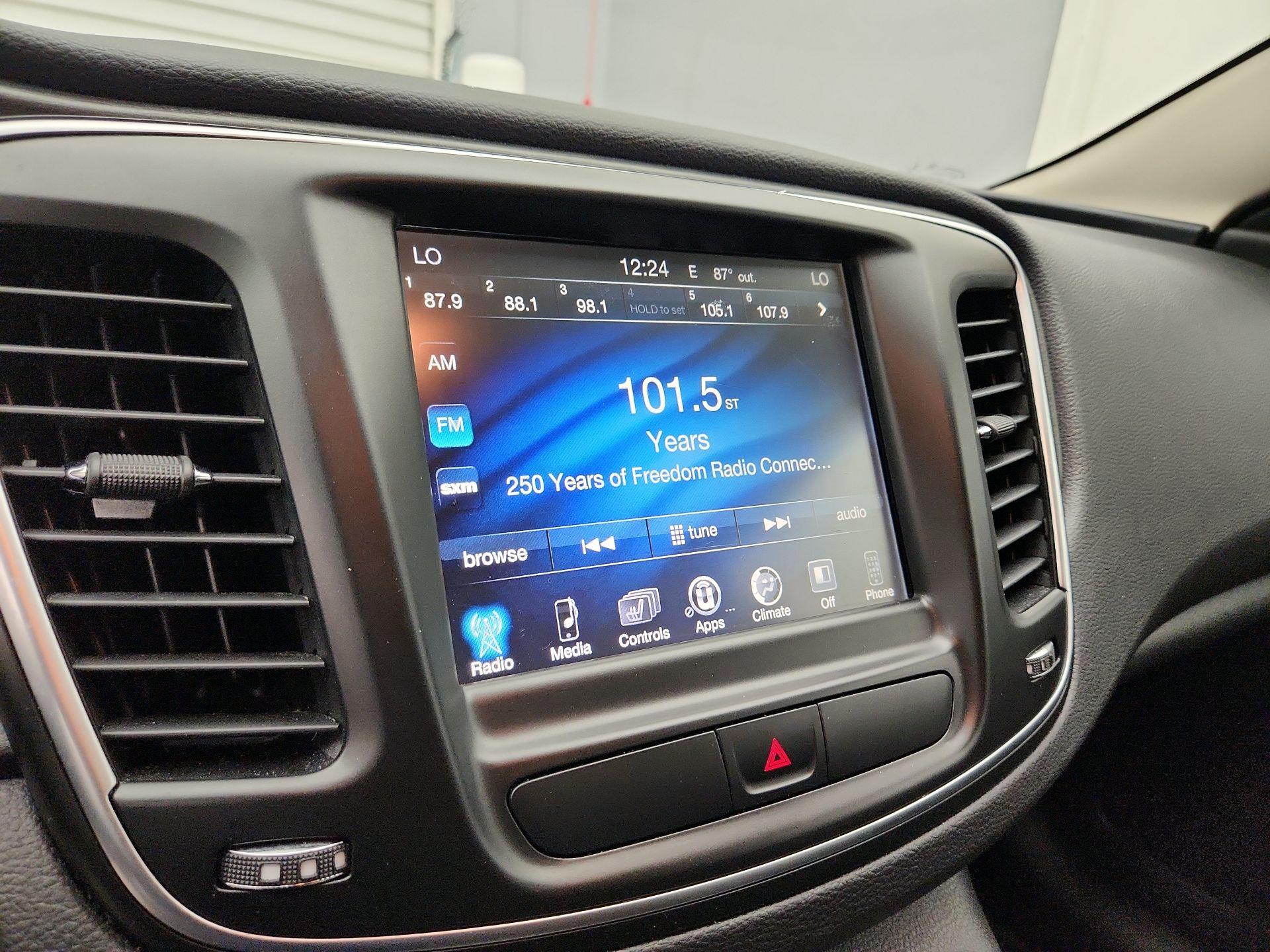 Thumbnail: 2017 Chrysler 200 - 15