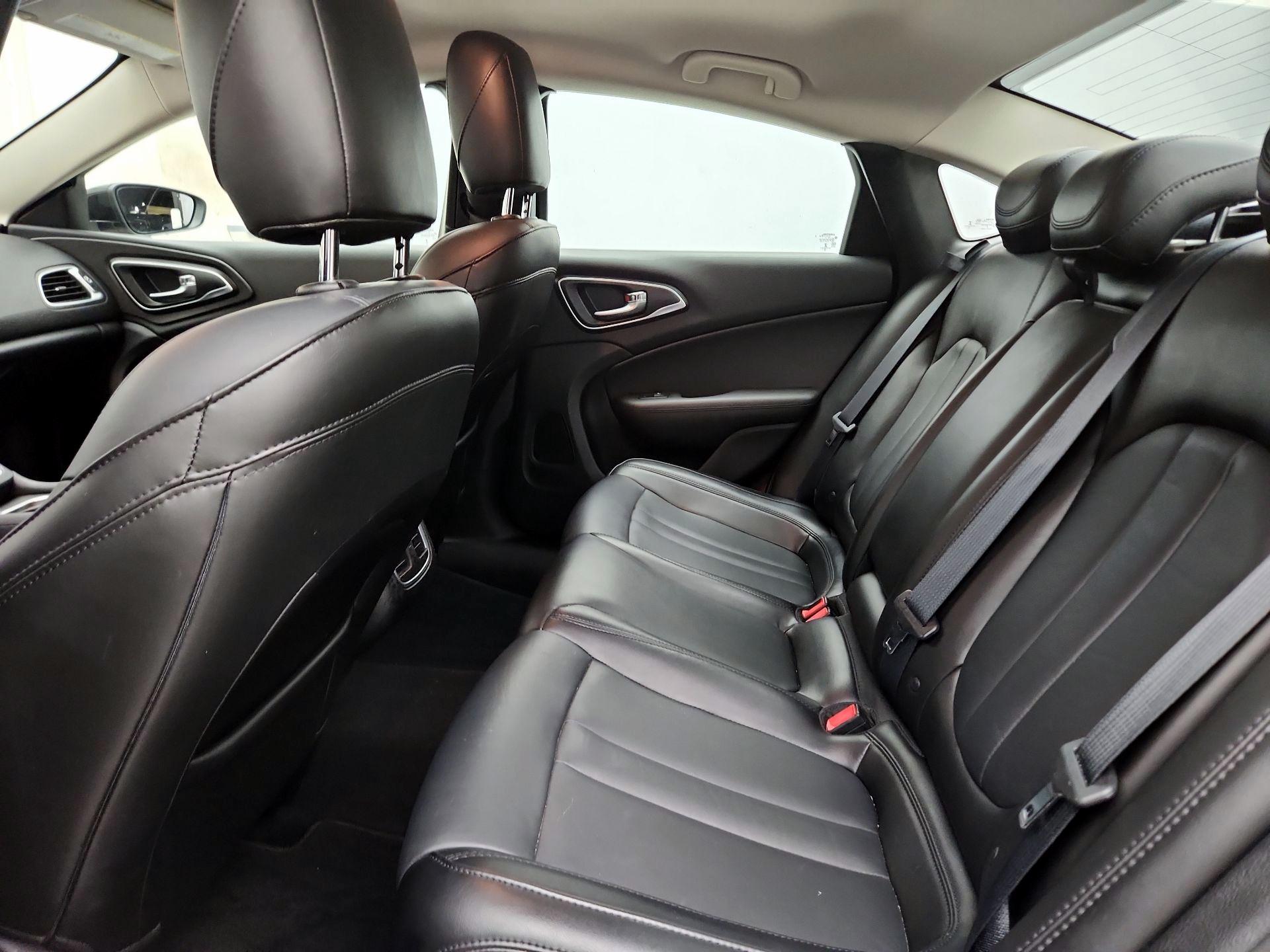 Thumbnail: 2017 Chrysler 200 - 18