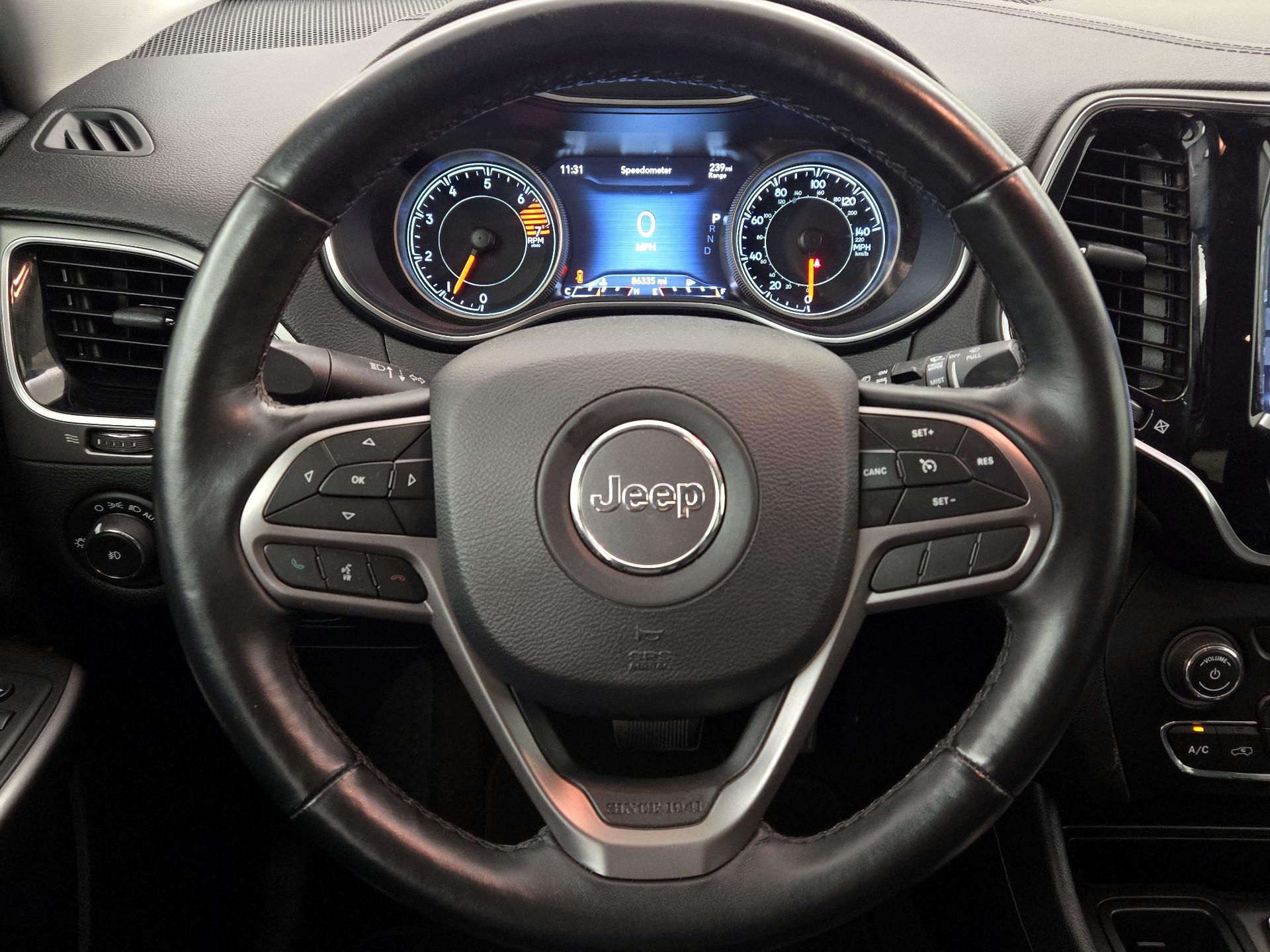 Thumbnail: 2019 Jeep Cherokee - 10