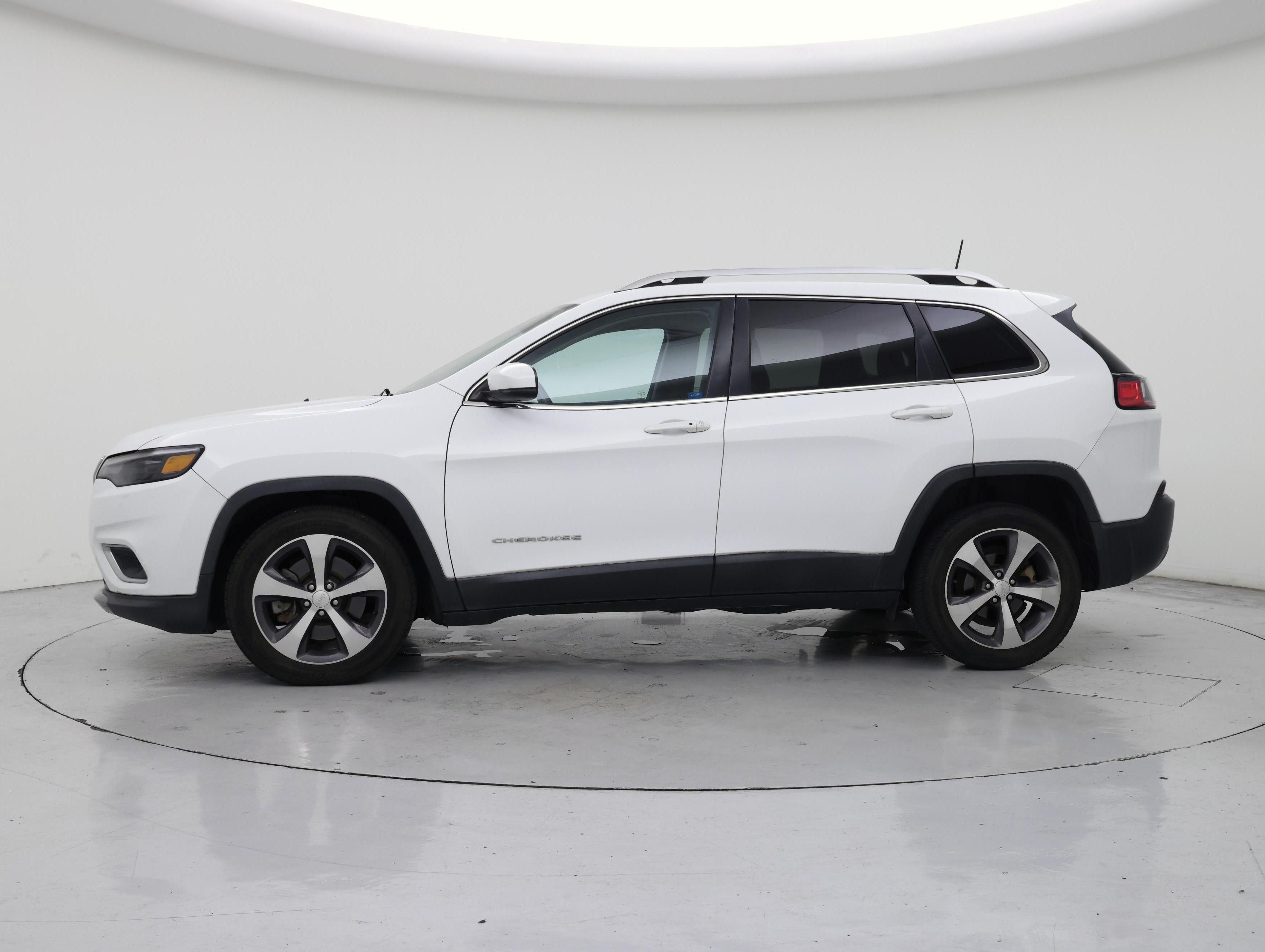 Thumbnail: 2019 Jeep Cherokee - 3