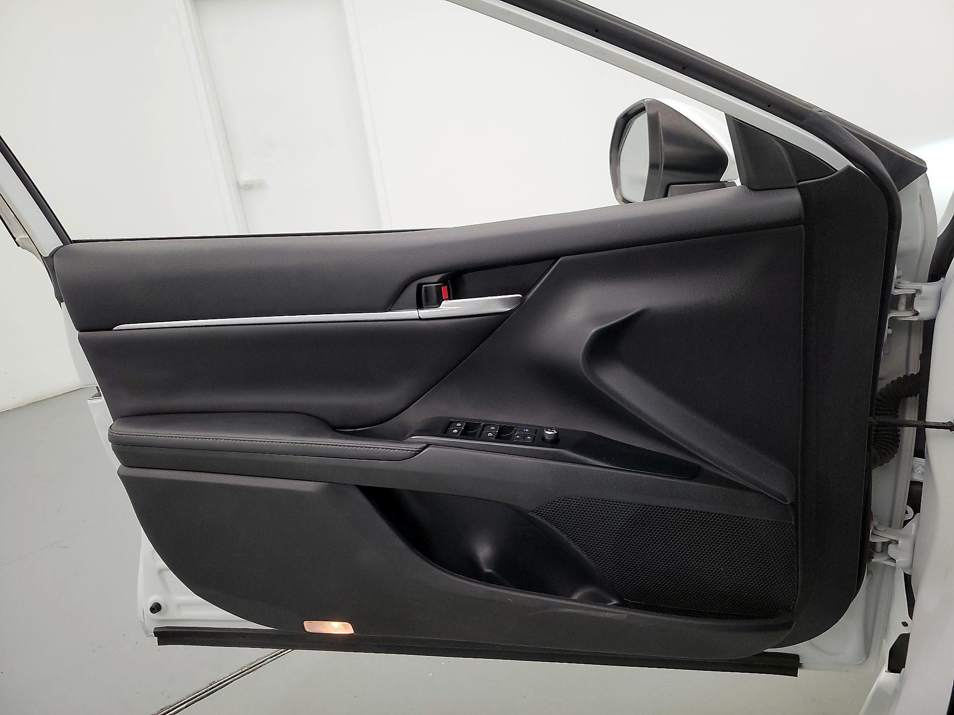 Thumbnail: 2020 Toyota Camry - 12