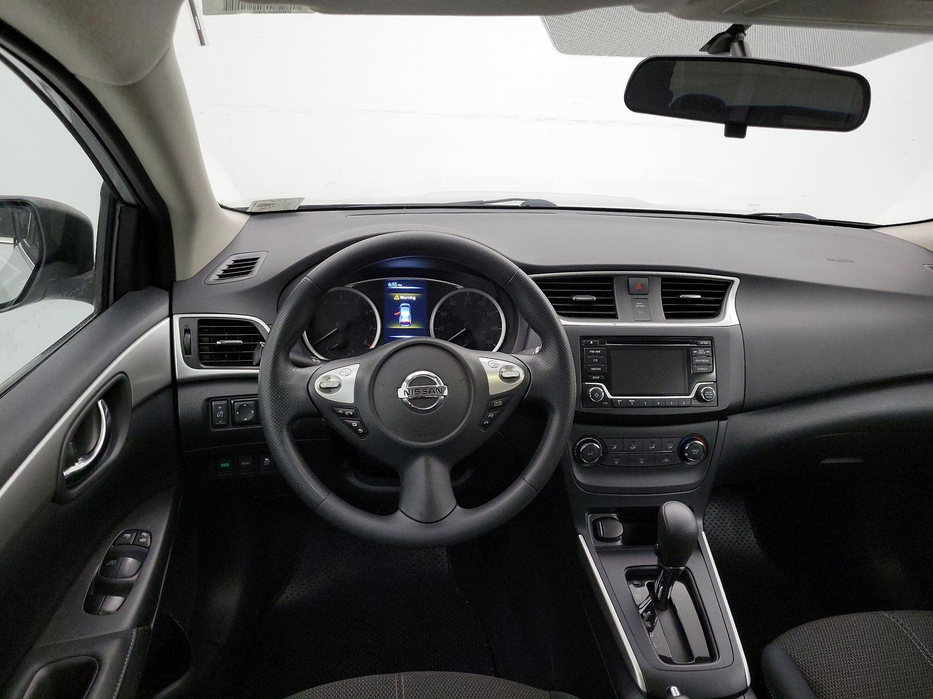 Thumbnail: 2018 Nissan Sentra - 10