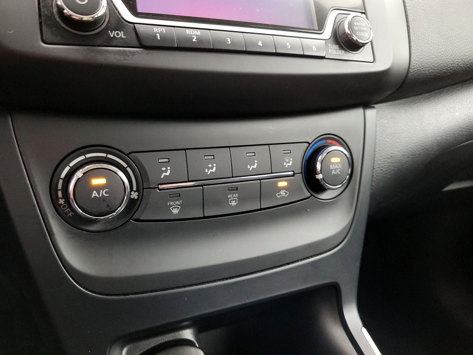 Thumbnail: 2018 Nissan Sentra - 16