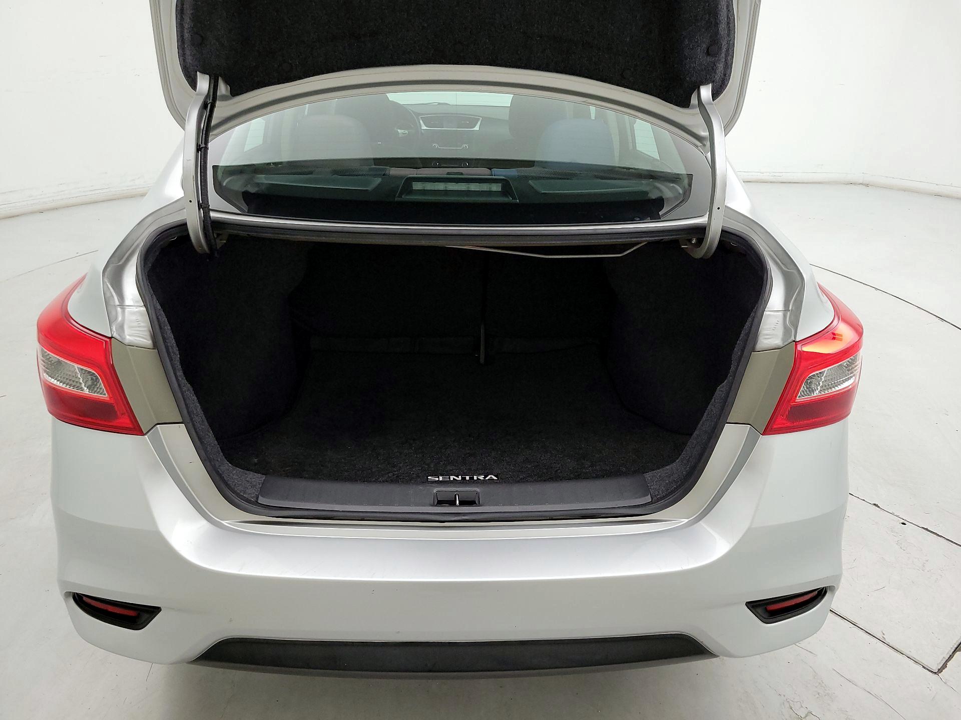 Thumbnail: 2018 Nissan Sentra - 19