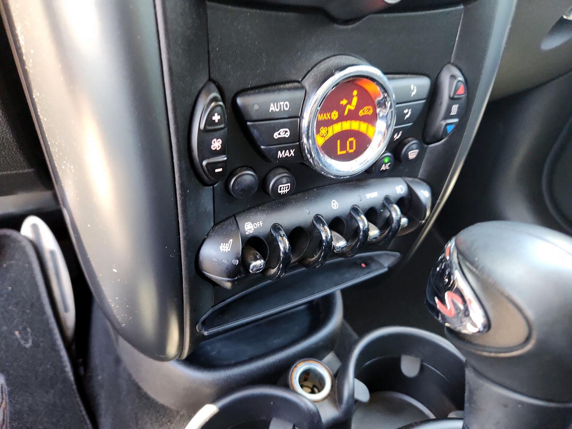 Thumbnail: 2016 MINI Cooper Countryman - 12