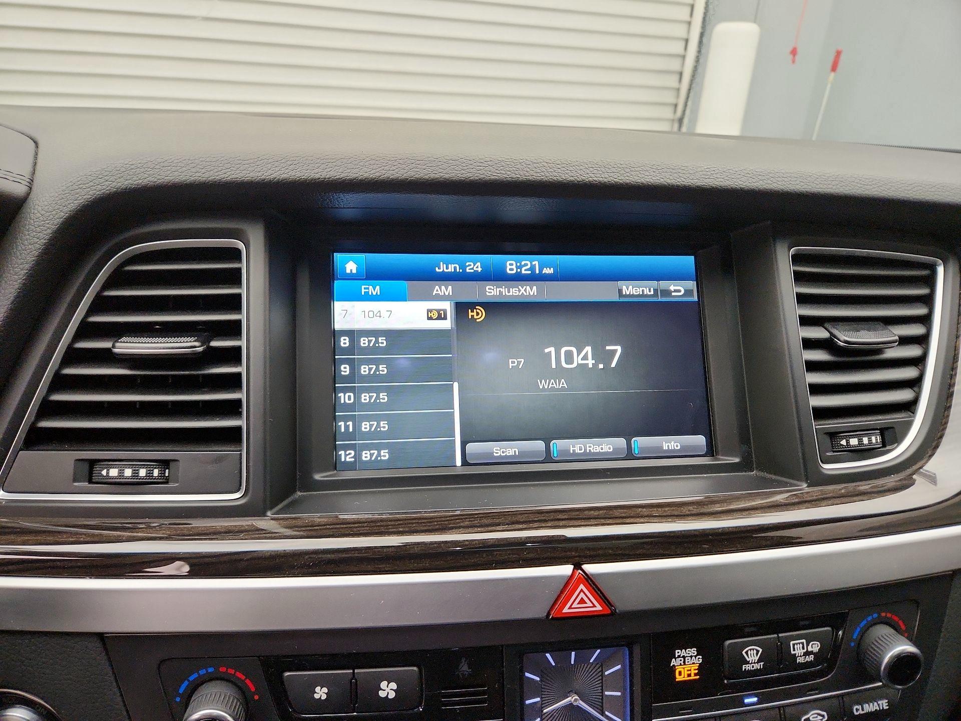 Thumbnail: 2015 Hyundai Genesis - 16