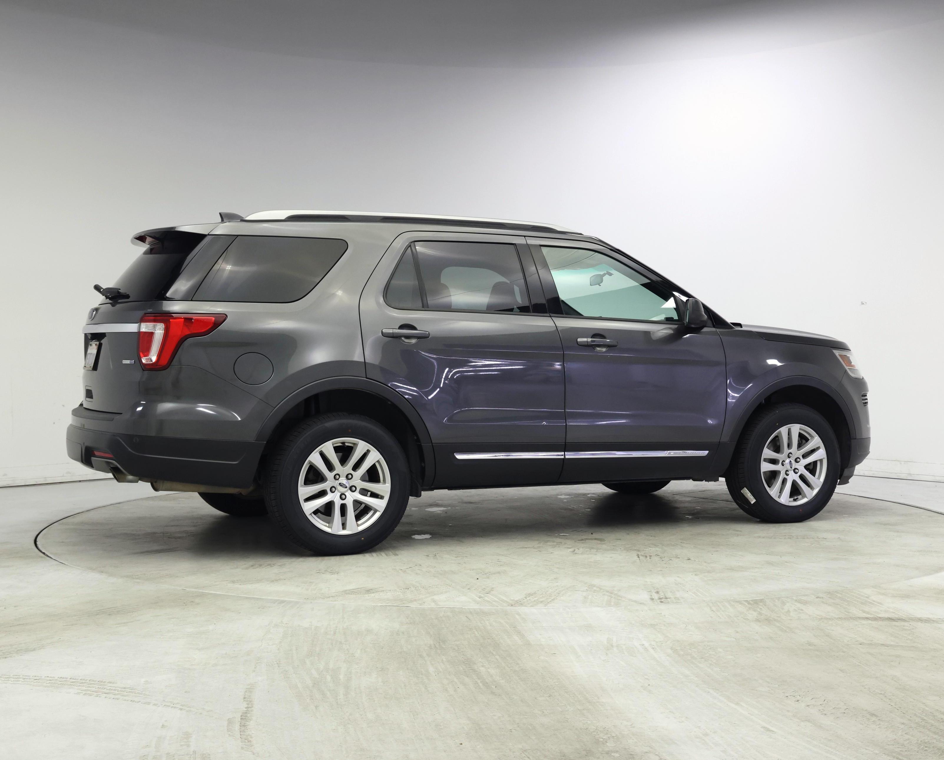 Thumbnail: 2018 Ford Explorer - 7