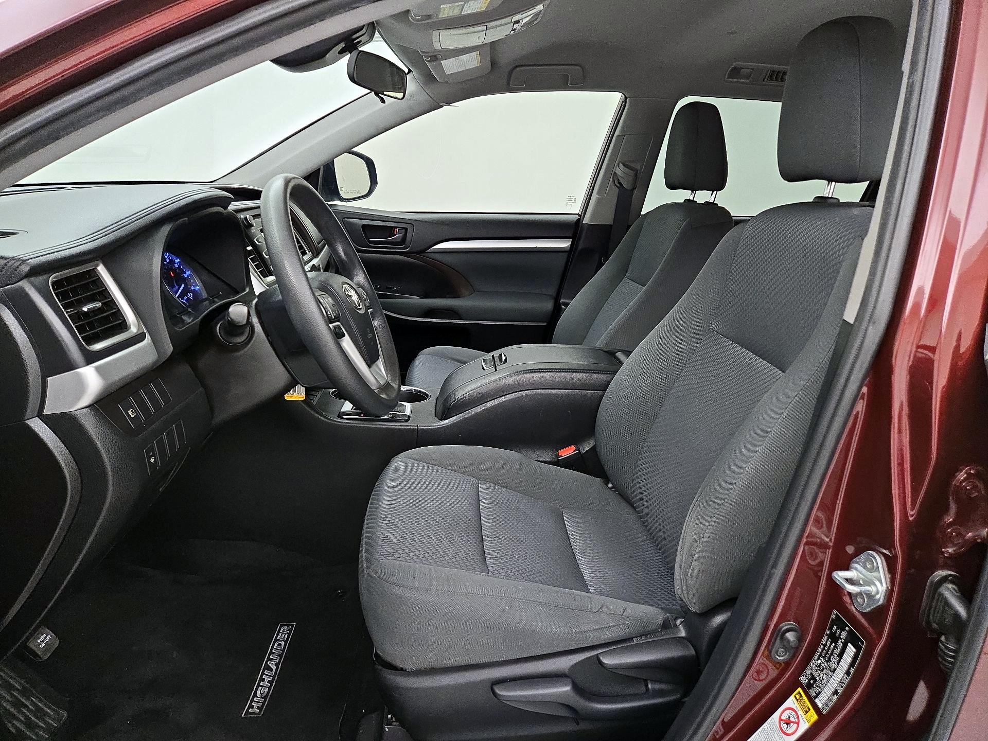 Thumbnail: 2019 Toyota Highlander - 9