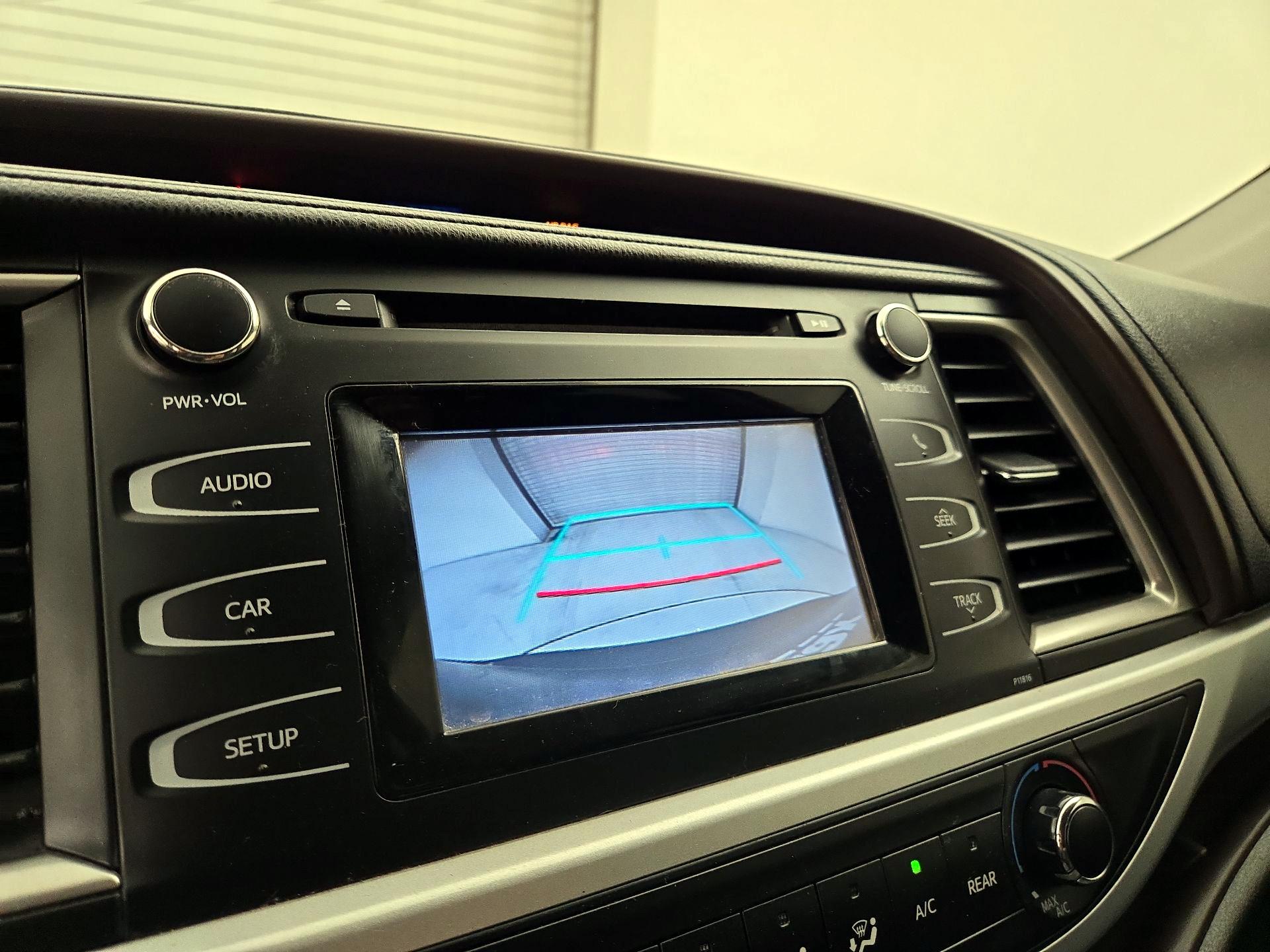 Thumbnail: 2019 Toyota Highlander - 12