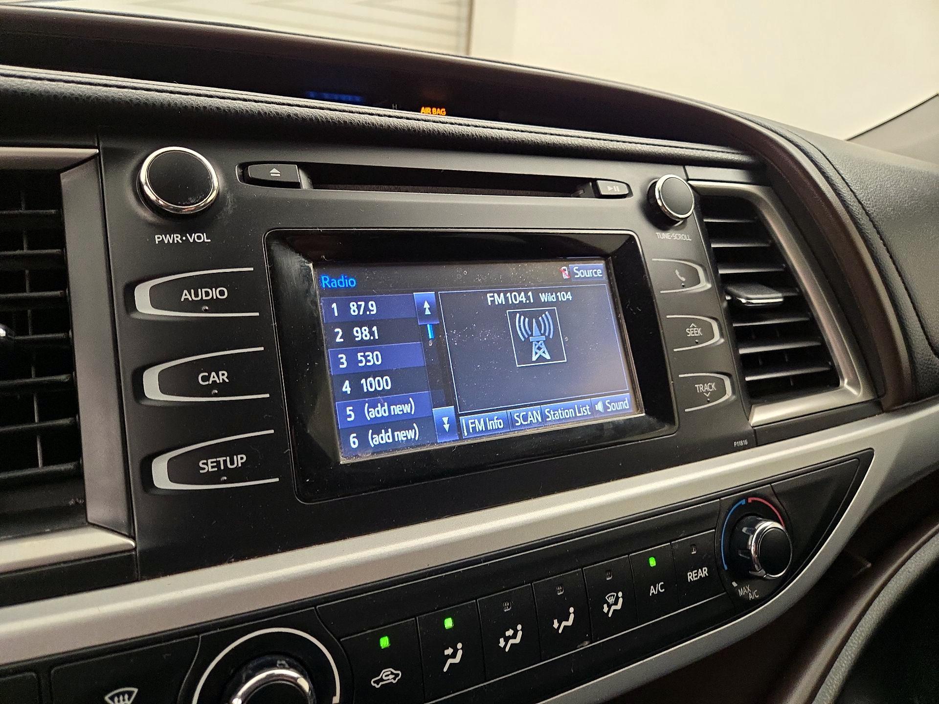 Thumbnail: 2019 Toyota Highlander - 13