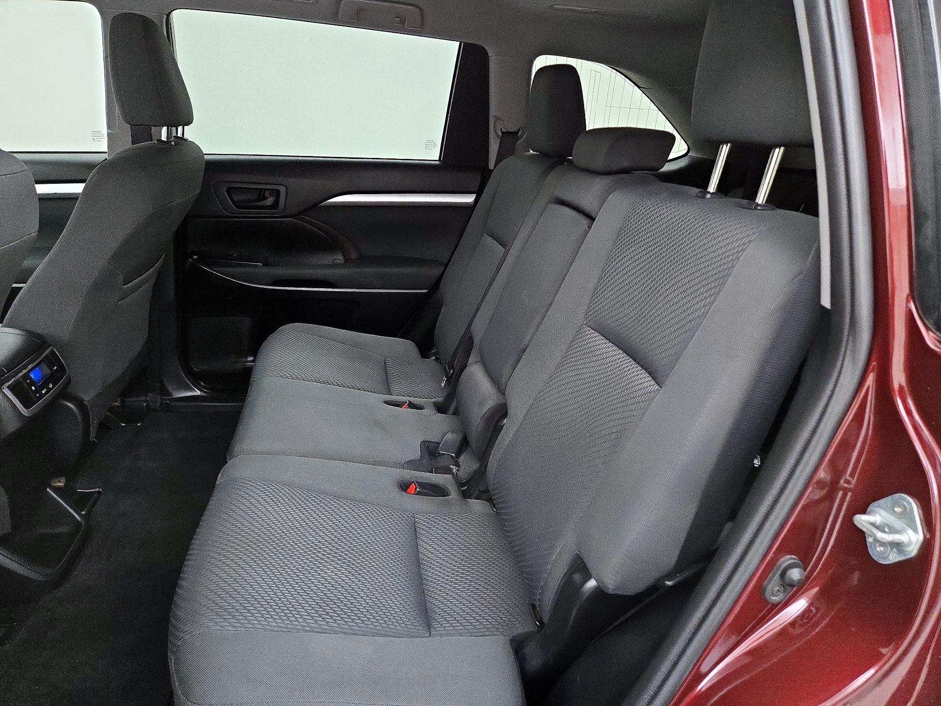 Thumbnail: 2019 Toyota Highlander - 17